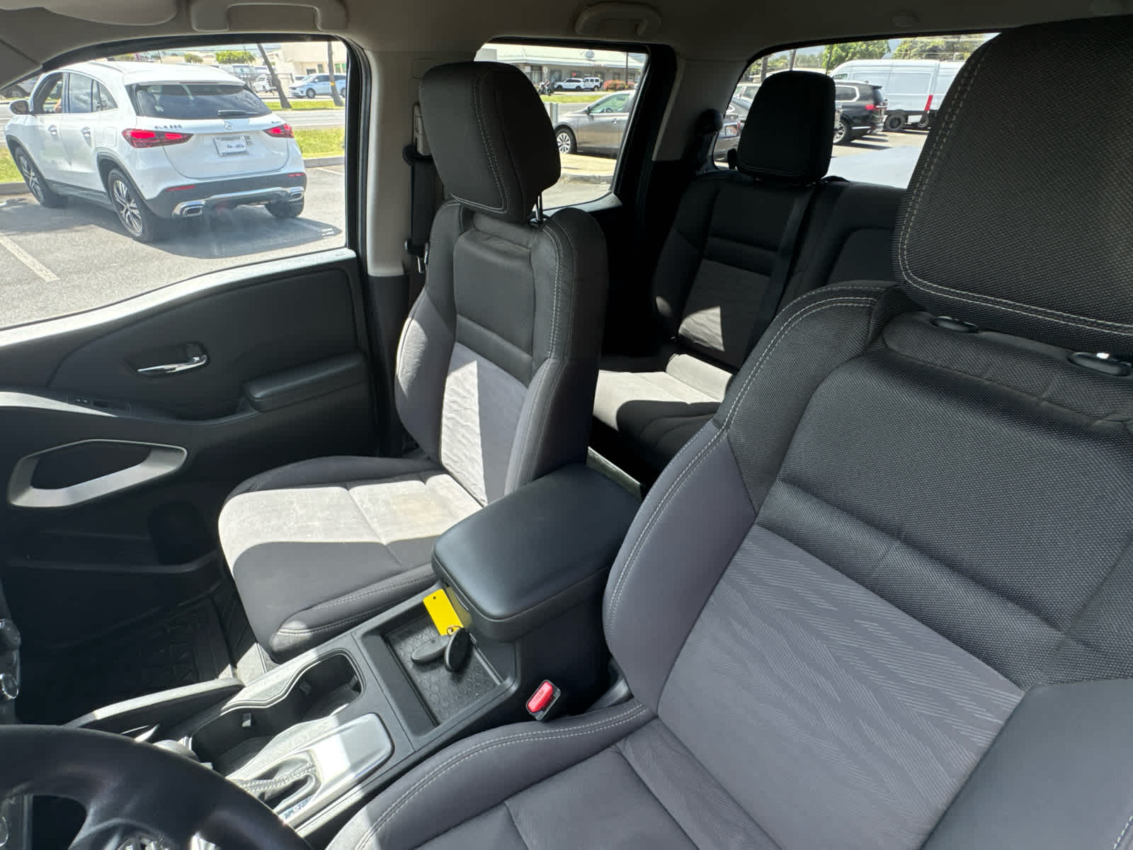 2023 Nissan Frontier SV