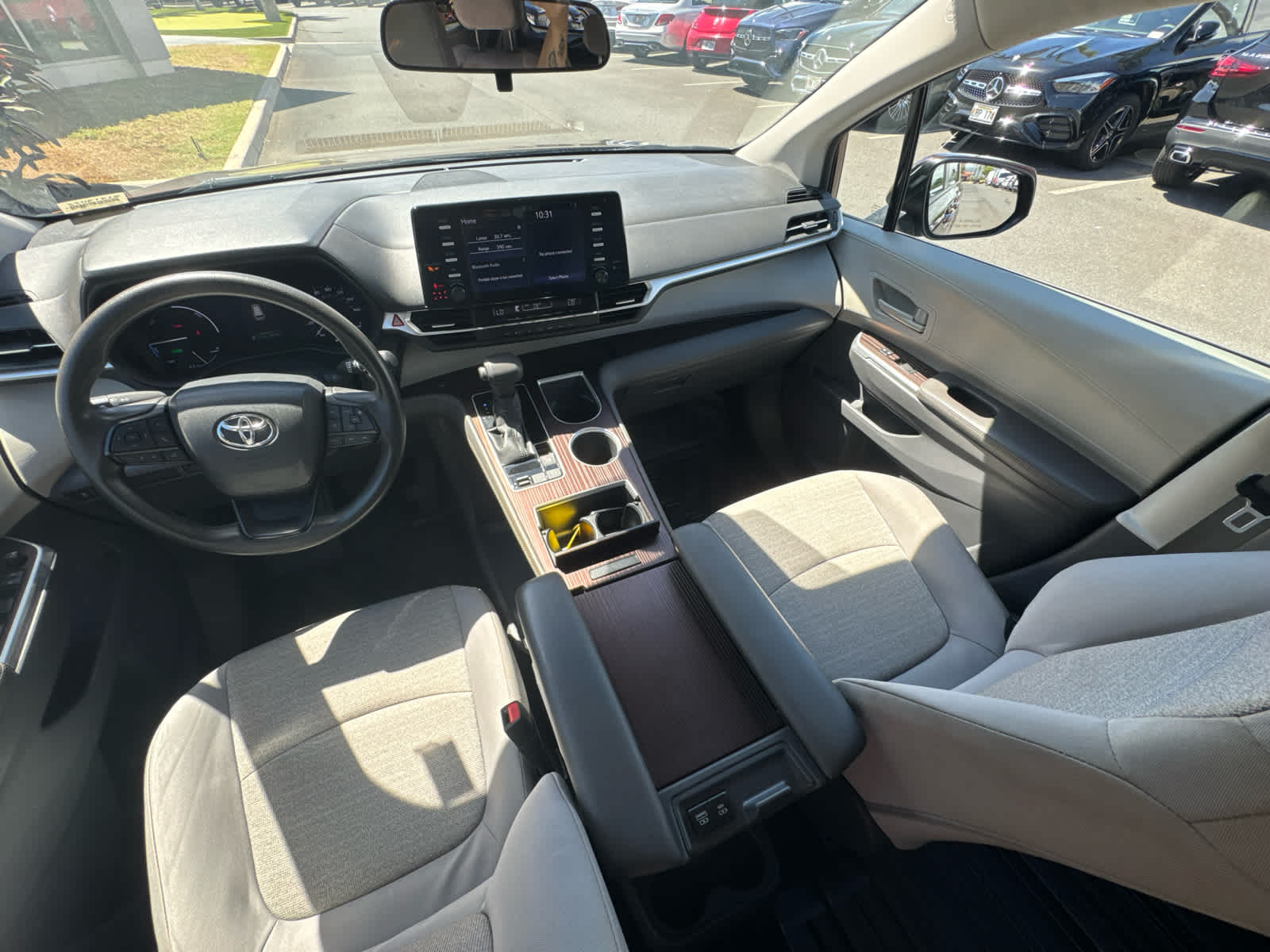 2023 Toyota Sienna LE
