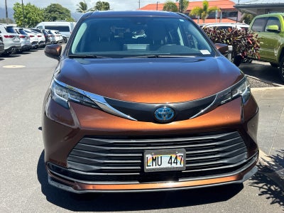 2023 Toyota Sienna LE
