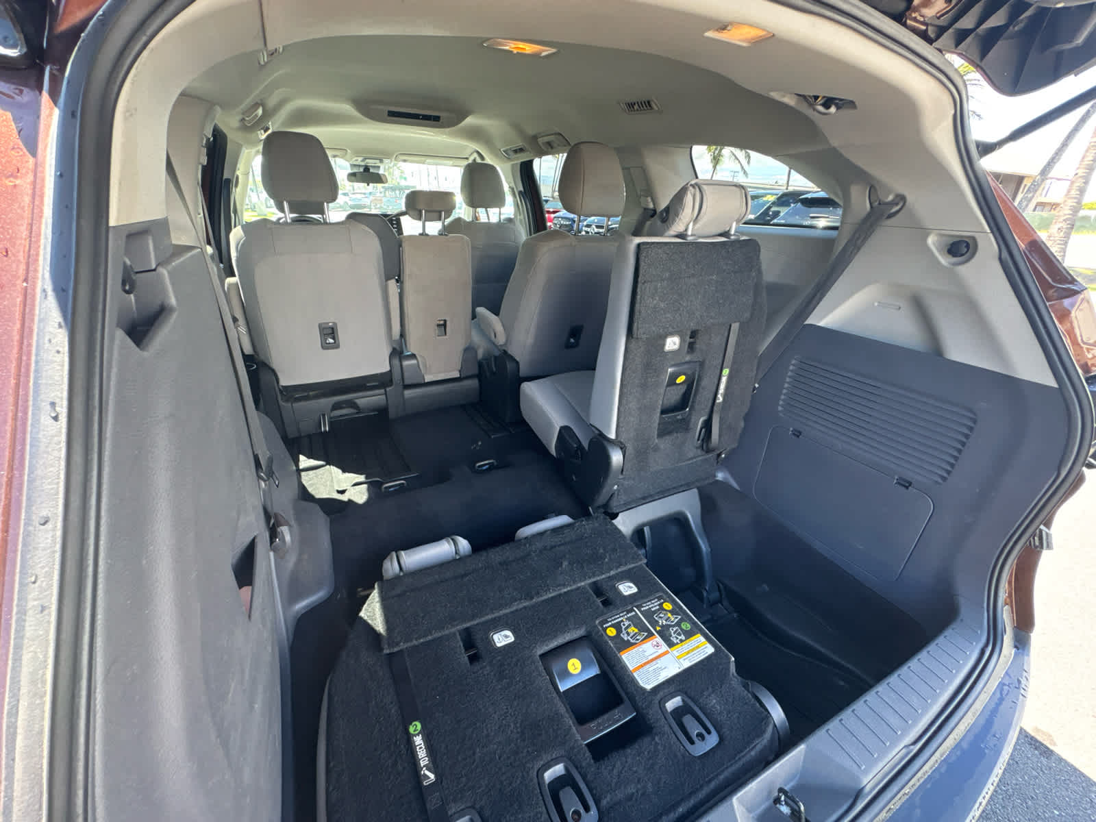 2023 Toyota Sienna LE
