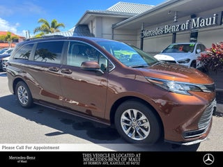 2023 Toyota Sienna LE