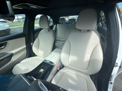 2025 Mercedes-Benz C 300 Sedan
