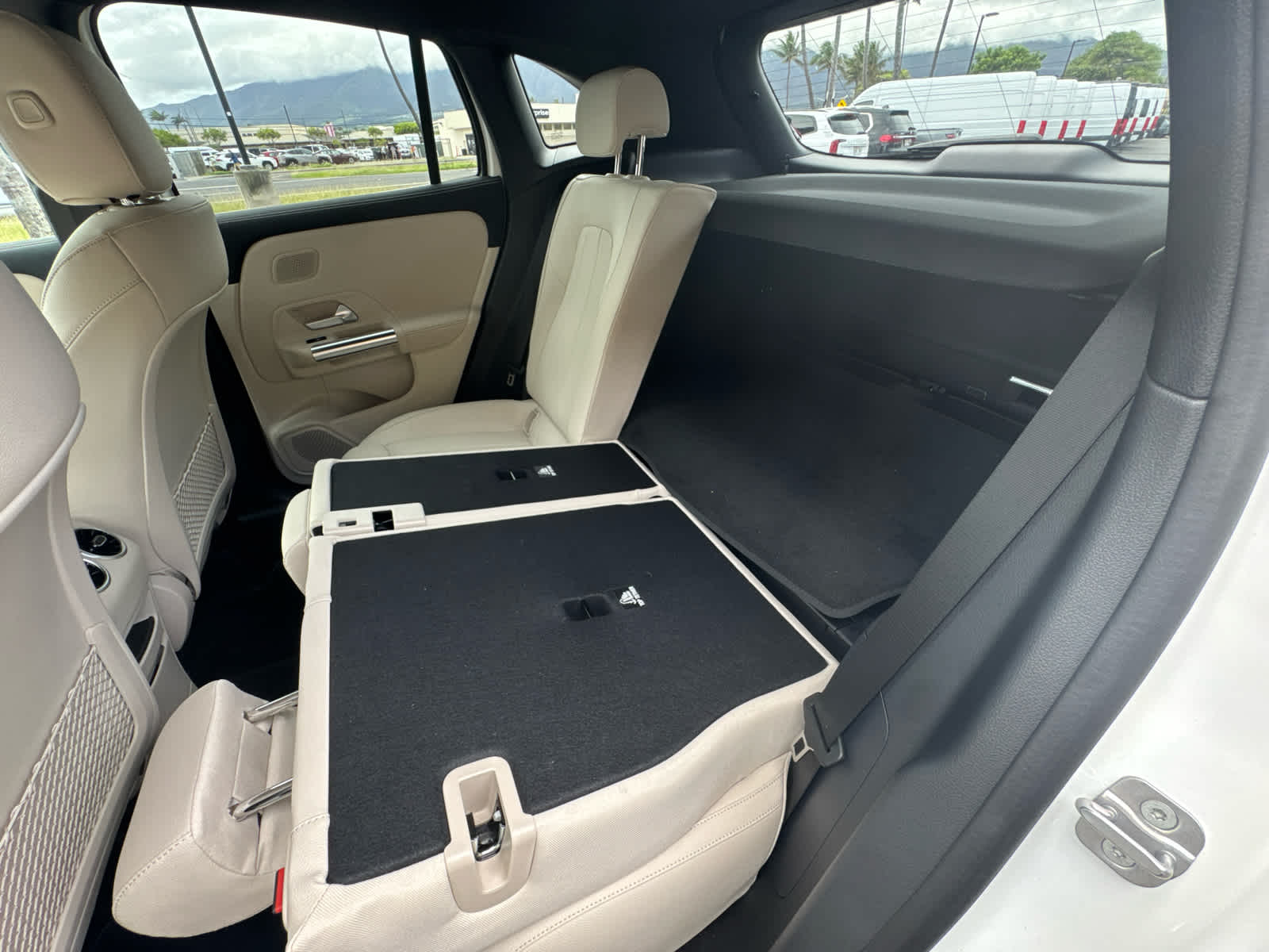 2025 Mercedes-Benz GLA 250 SUV