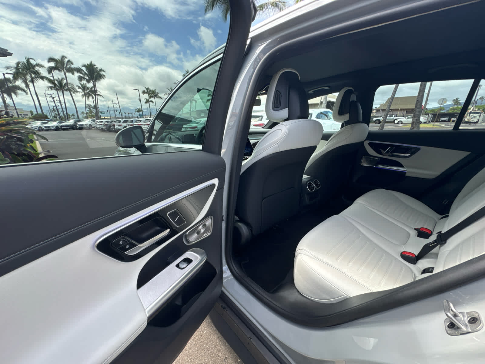 2025 Mercedes-Benz GLC 300 SUV