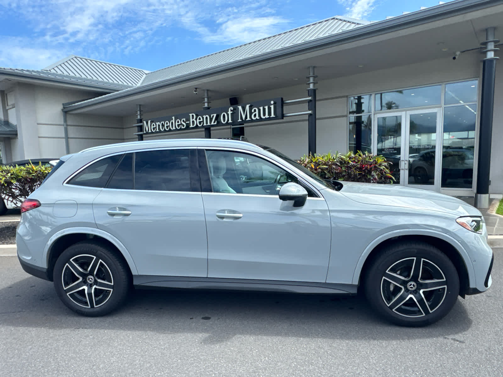 2025 Mercedes-Benz GLC 300 SUV