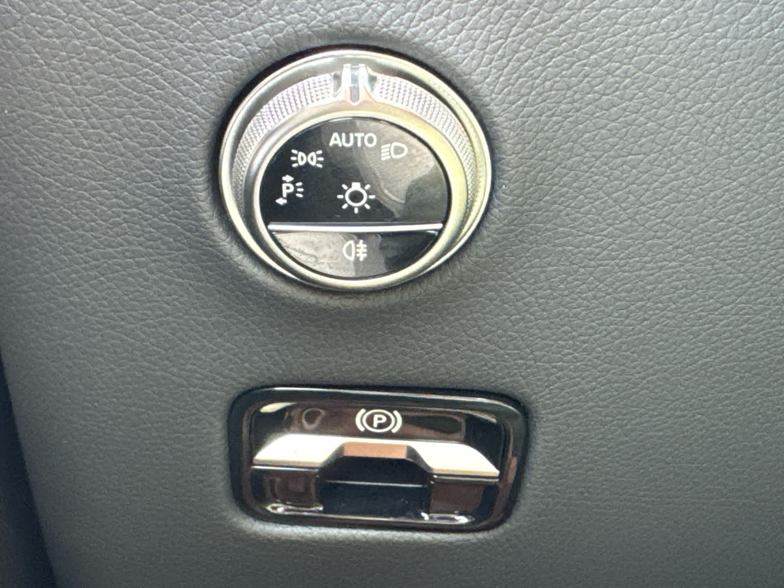 2025 Mercedes-Benz GLC 300 SUV