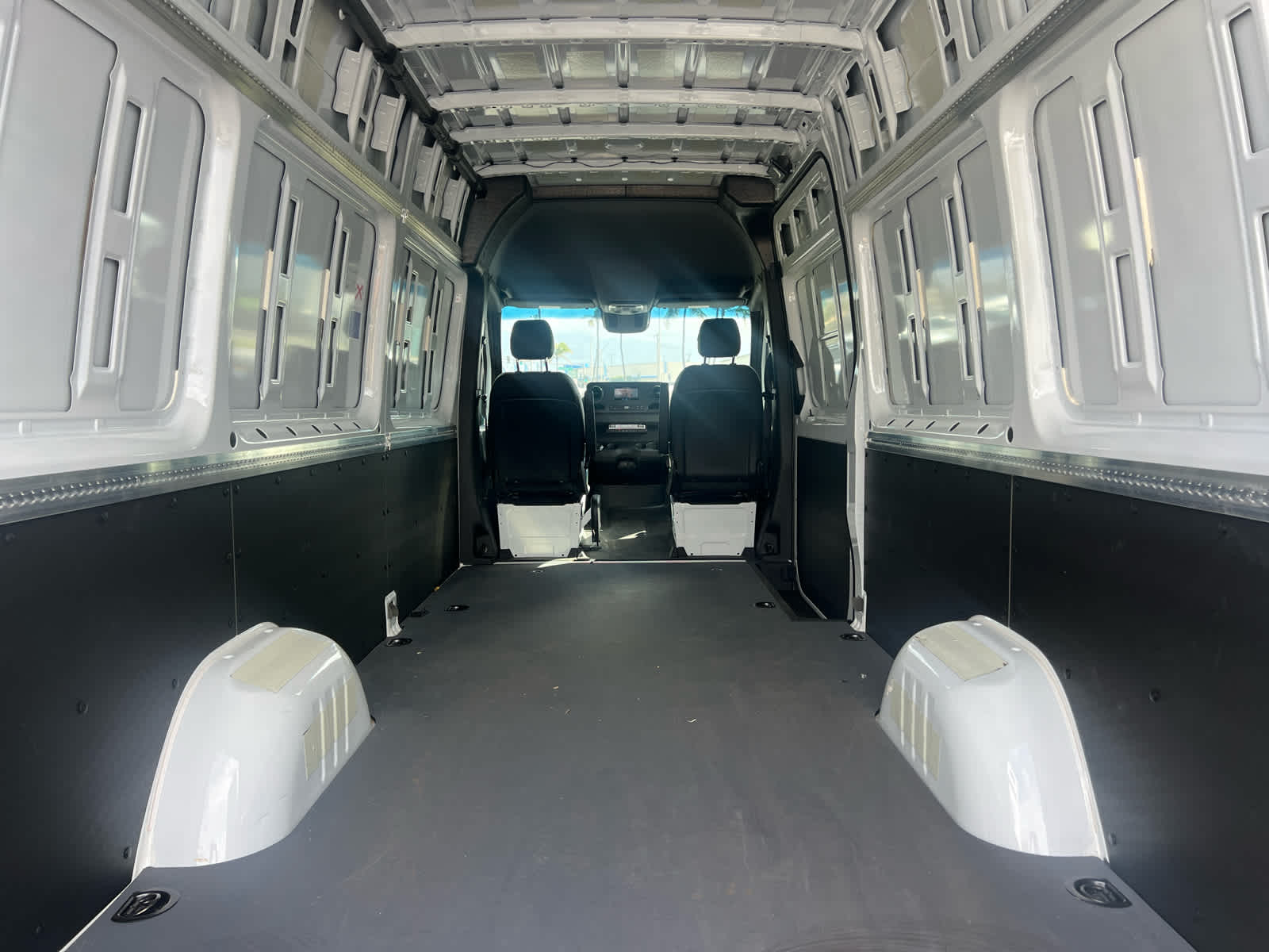 2024 Mercedes-Benz Sprinter 2500 High Roof I4 Diesel 170" RWD