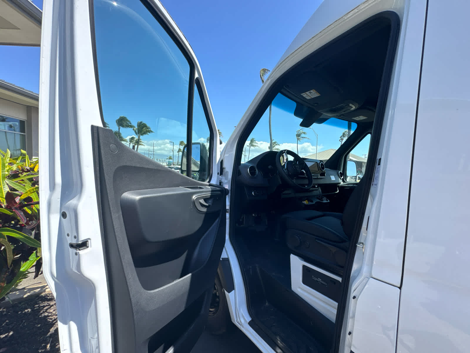 2025 Mercedes-Benz Sprinter Cargo Van 2500 Standard Roof I4 Diesel HO 144 RWD