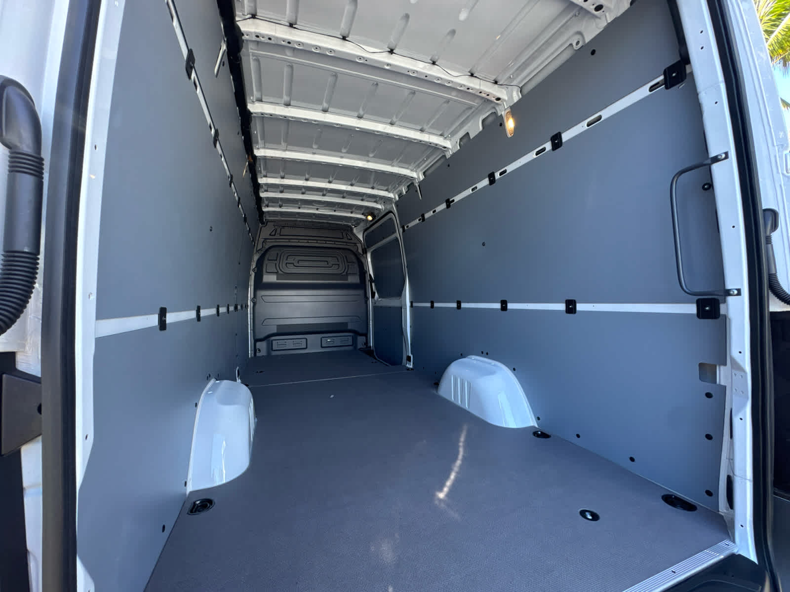 2026 Mercedes-Benz Sprinter 2500 High Roof I4 Diesel HO 170 RWD