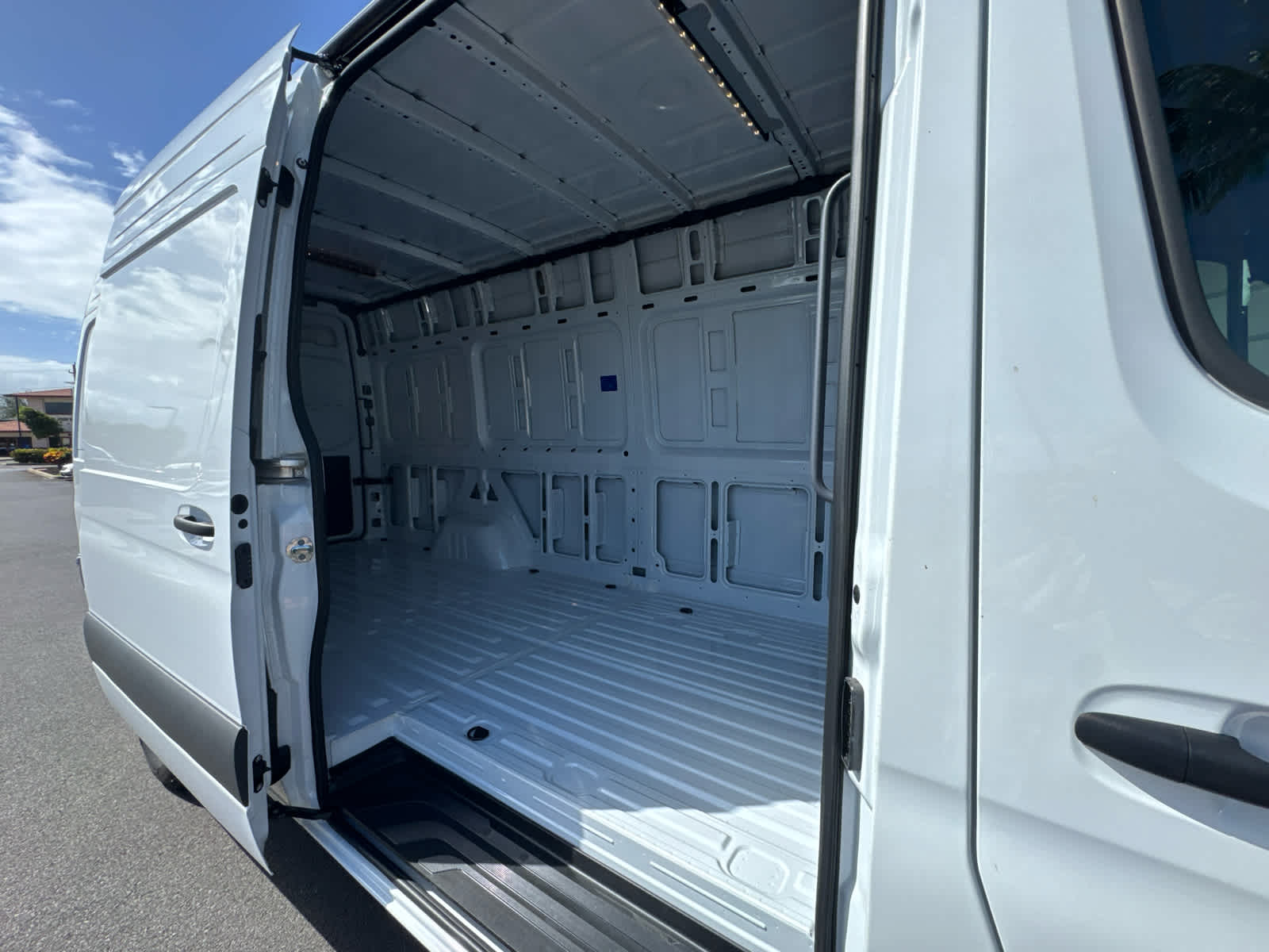 2025 Mercedes-Benz Sprinter Cargo Van 2500 High Roof I4 Diesel HO 170 RWD