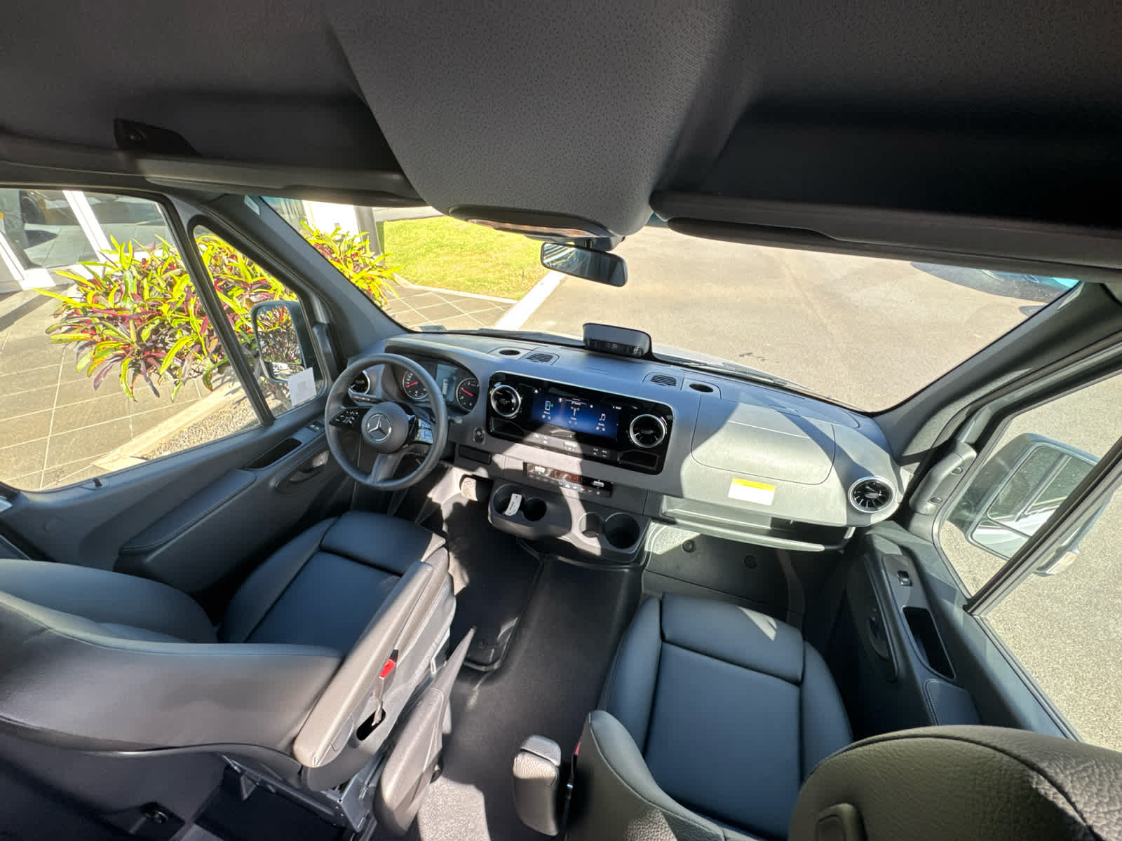 2025 Mercedes-Benz Sprinter Passenger Van 2500 Standard Roof I4 Diesel HO 144 RWD
