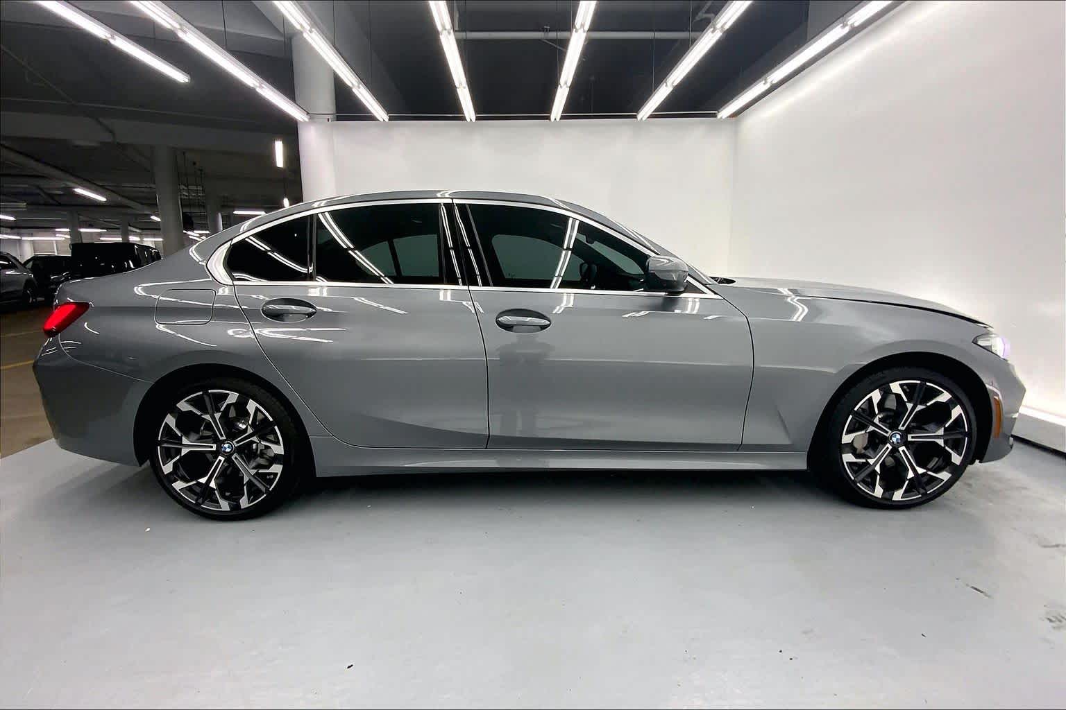 2025 BMW 330i 330i