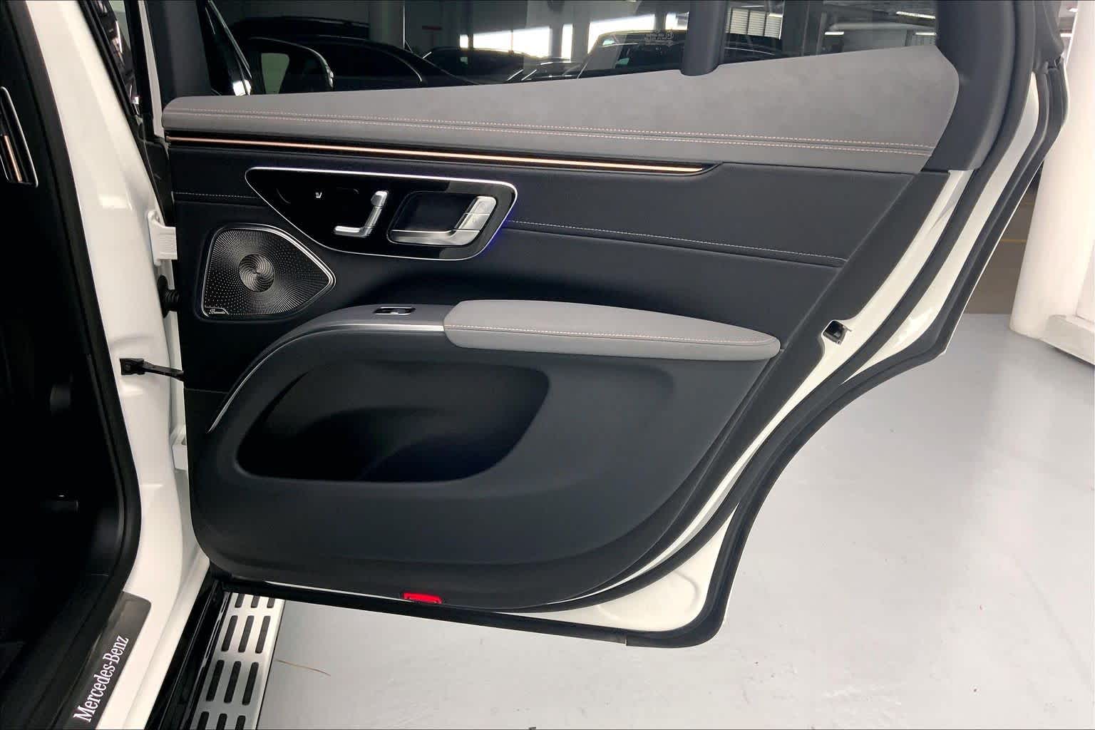 2027 Mercedes-Benz EQS 400 4MATIC® SUV