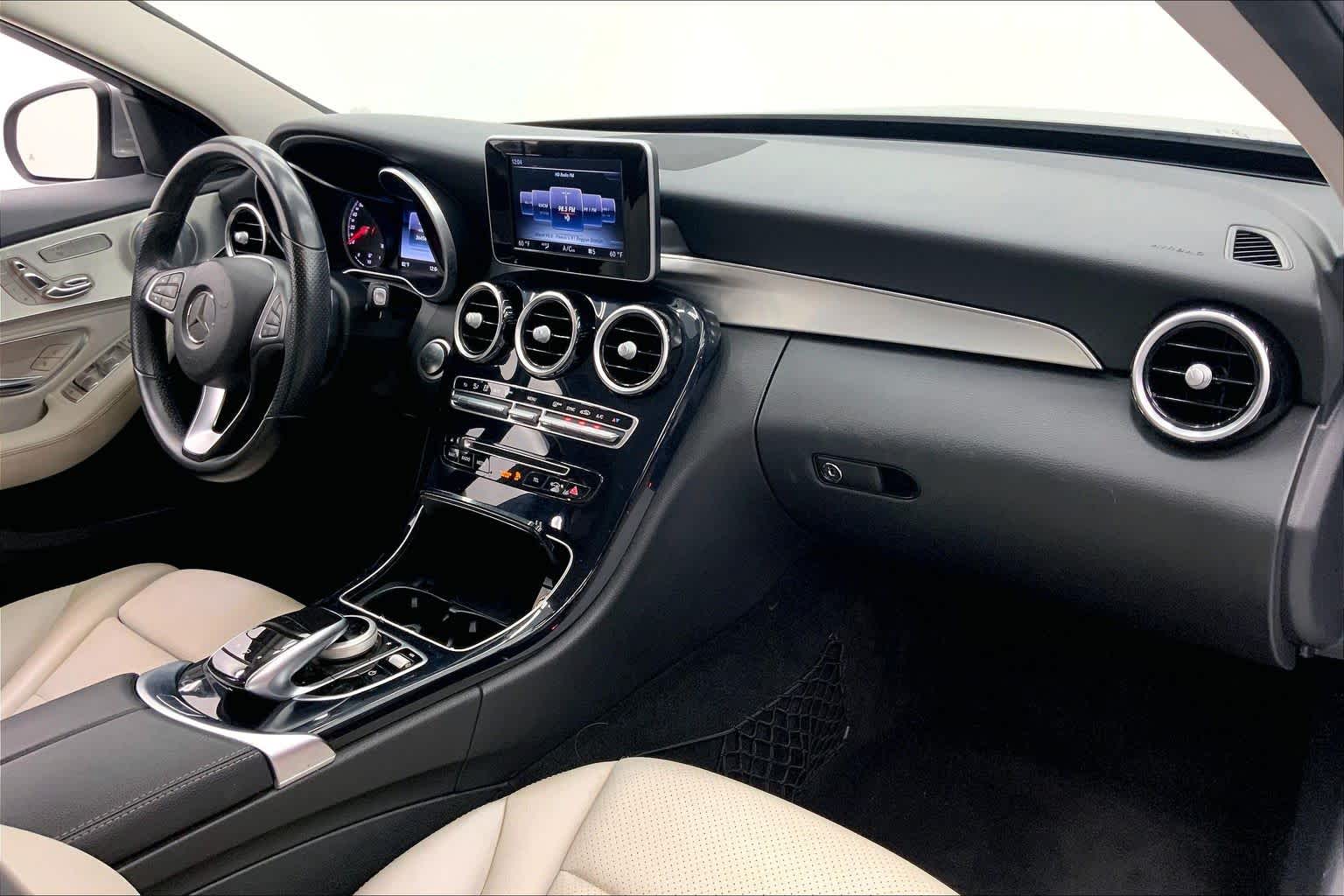 2016 Mercedes-Benz C 300 4dr Sdn RWD