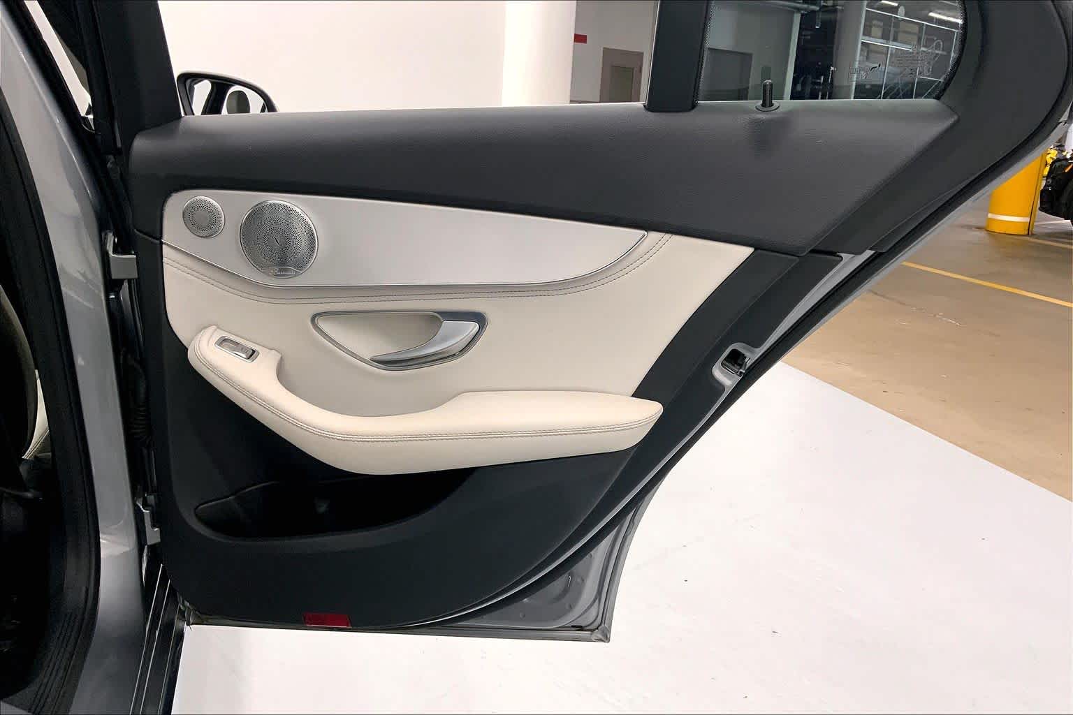 2016 Mercedes-Benz C 300 4dr Sdn RWD