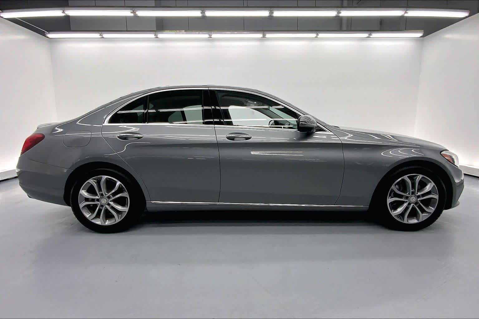 2016 Mercedes-Benz C 300 4dr Sdn RWD