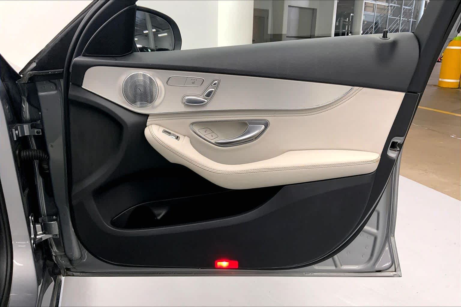 2016 Mercedes-Benz C 300 4dr Sdn RWD