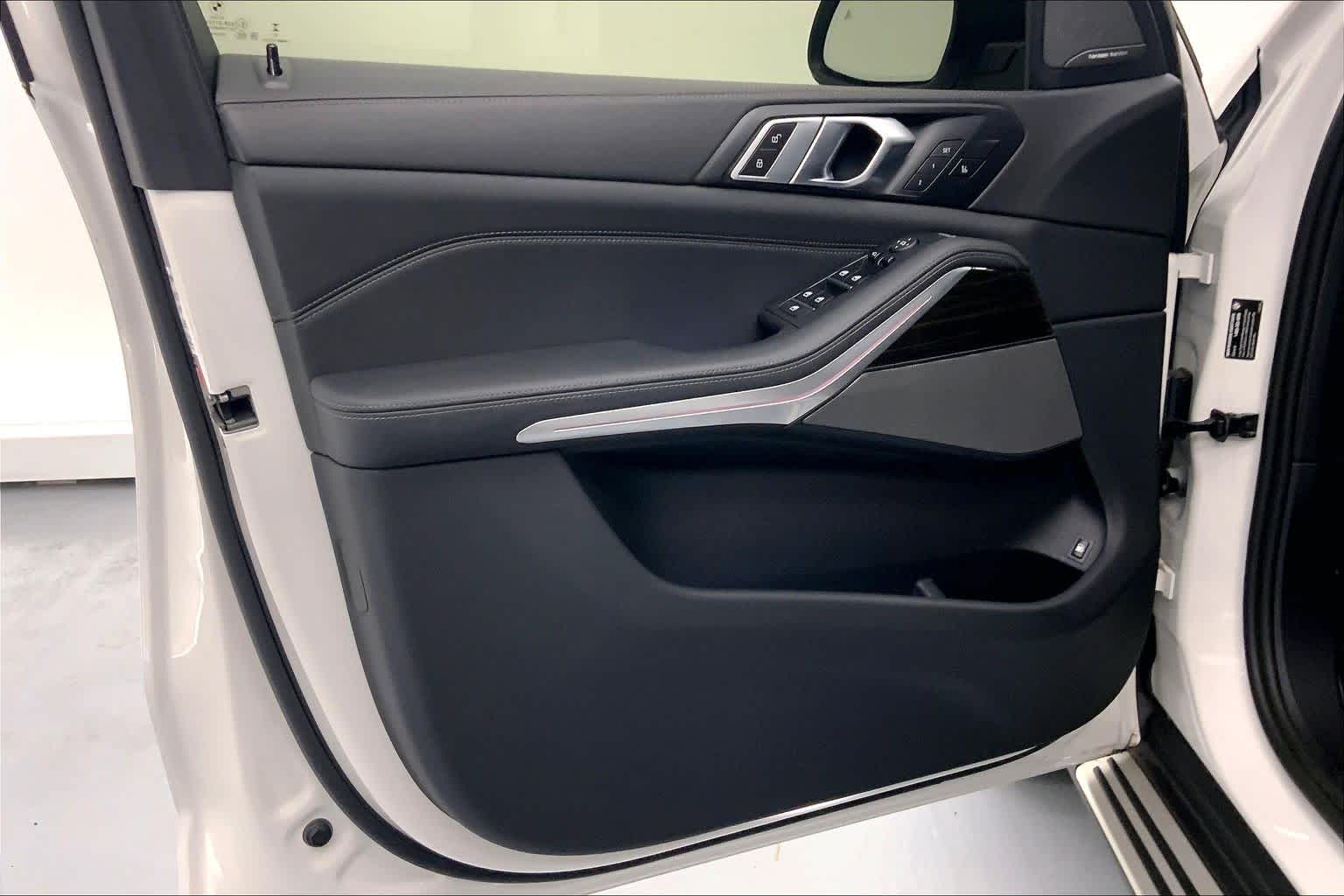 2024 BMW X5 xDrive50e