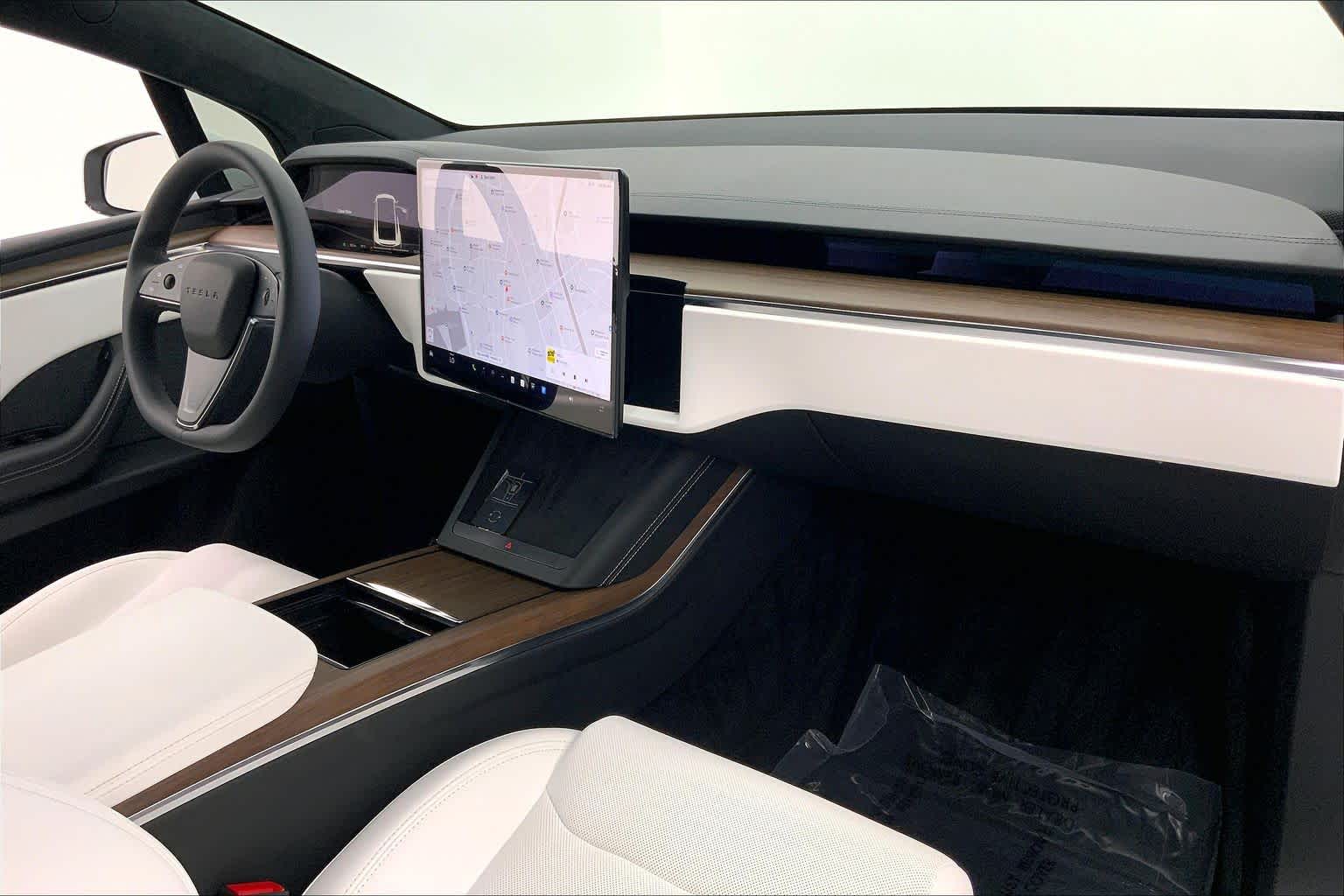 2023 Tesla Model X Standard Range