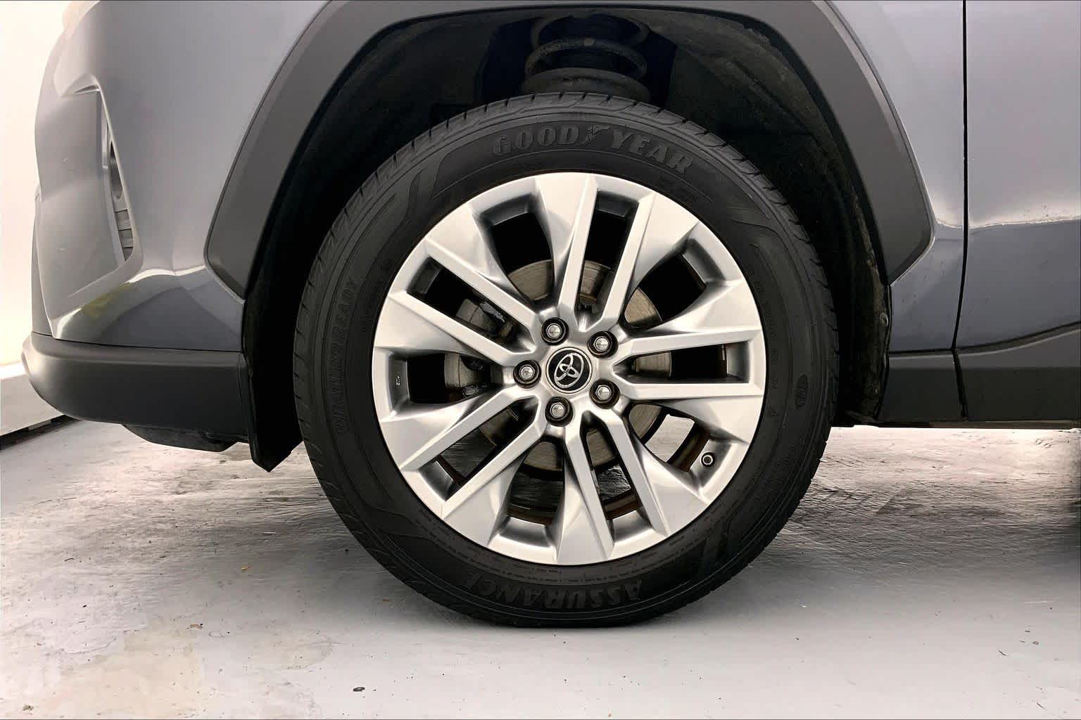 2019 Toyota RAV4 XLE Premium