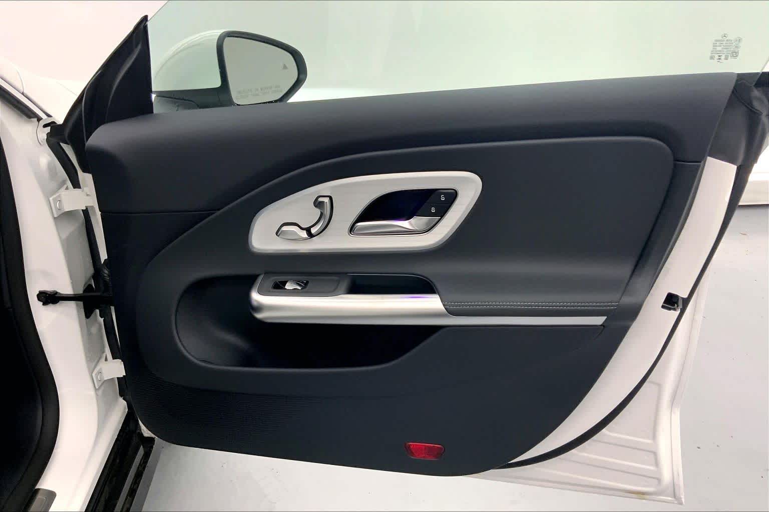 2027 Mercedes-Benz CLA 220 Hybrid FWD