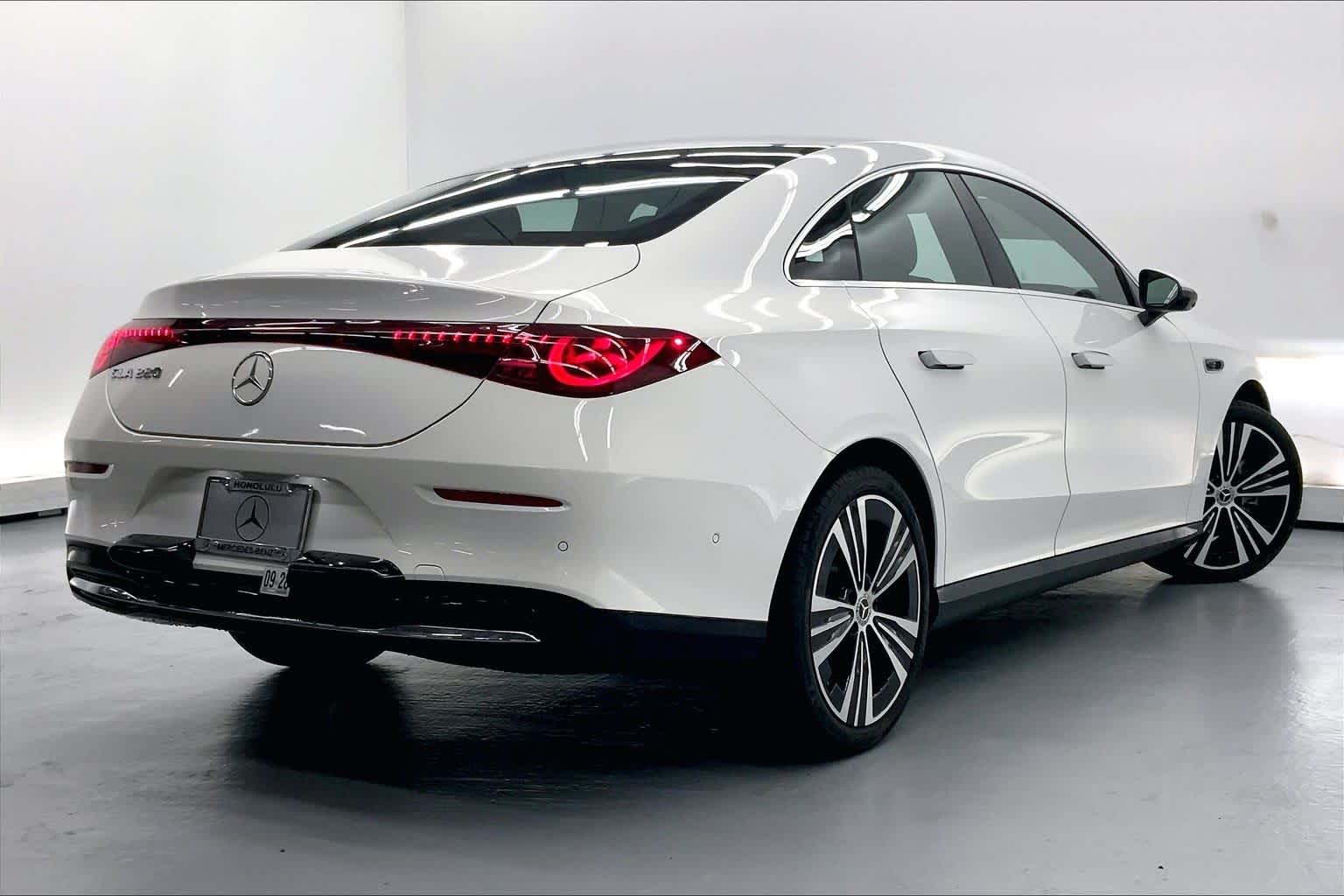 2027 Mercedes-Benz CLA 220 Hybrid FWD