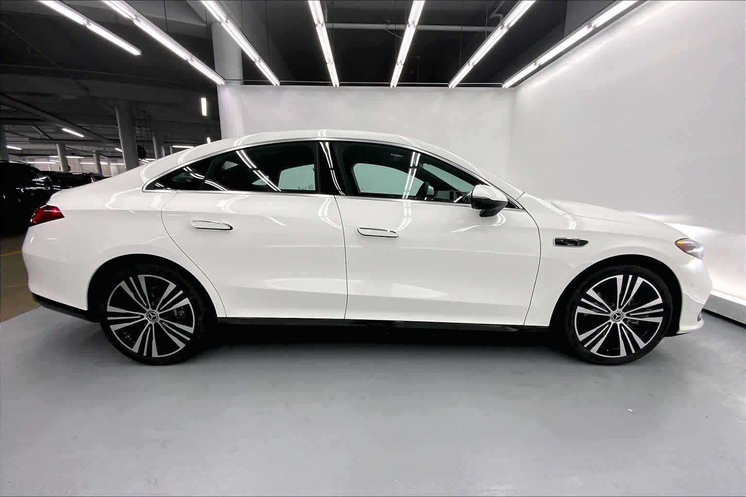 2027 Mercedes-Benz CLA 220 Hybrid FWD