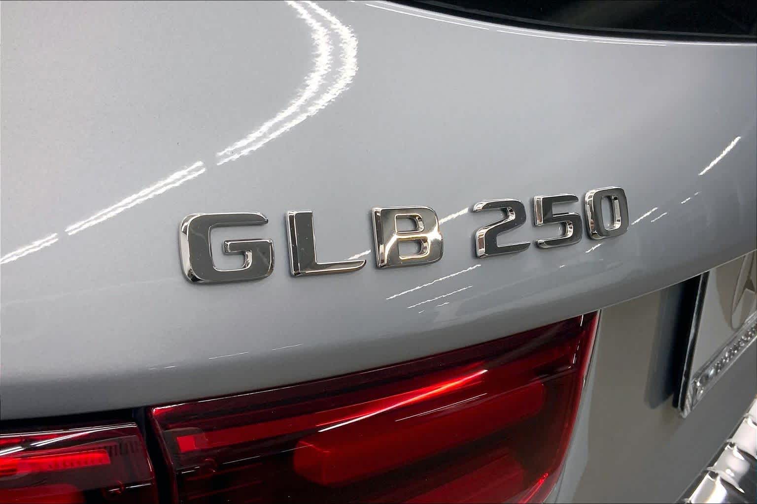 2026 Mercedes-Benz GLB 250 SUV
