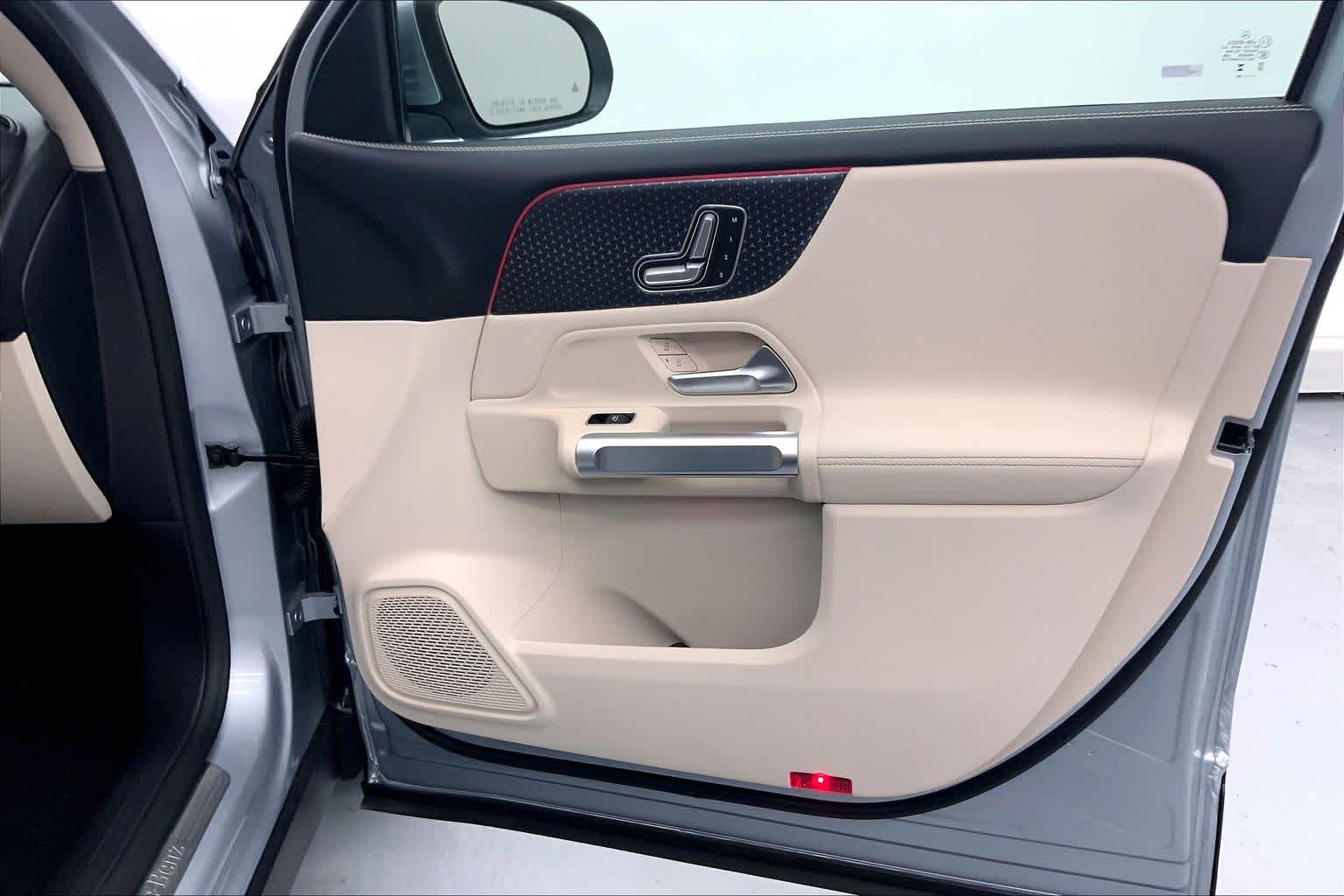 2026 Mercedes-Benz GLB 250 SUV