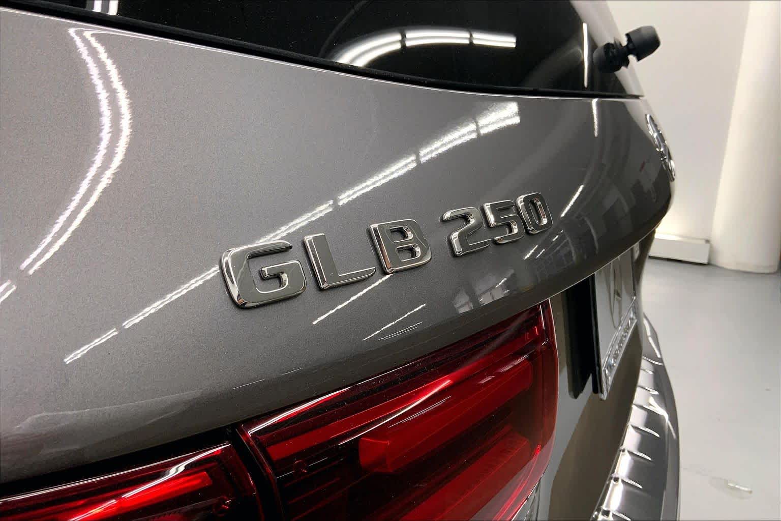 2026 Mercedes-Benz GLB 250 SUV