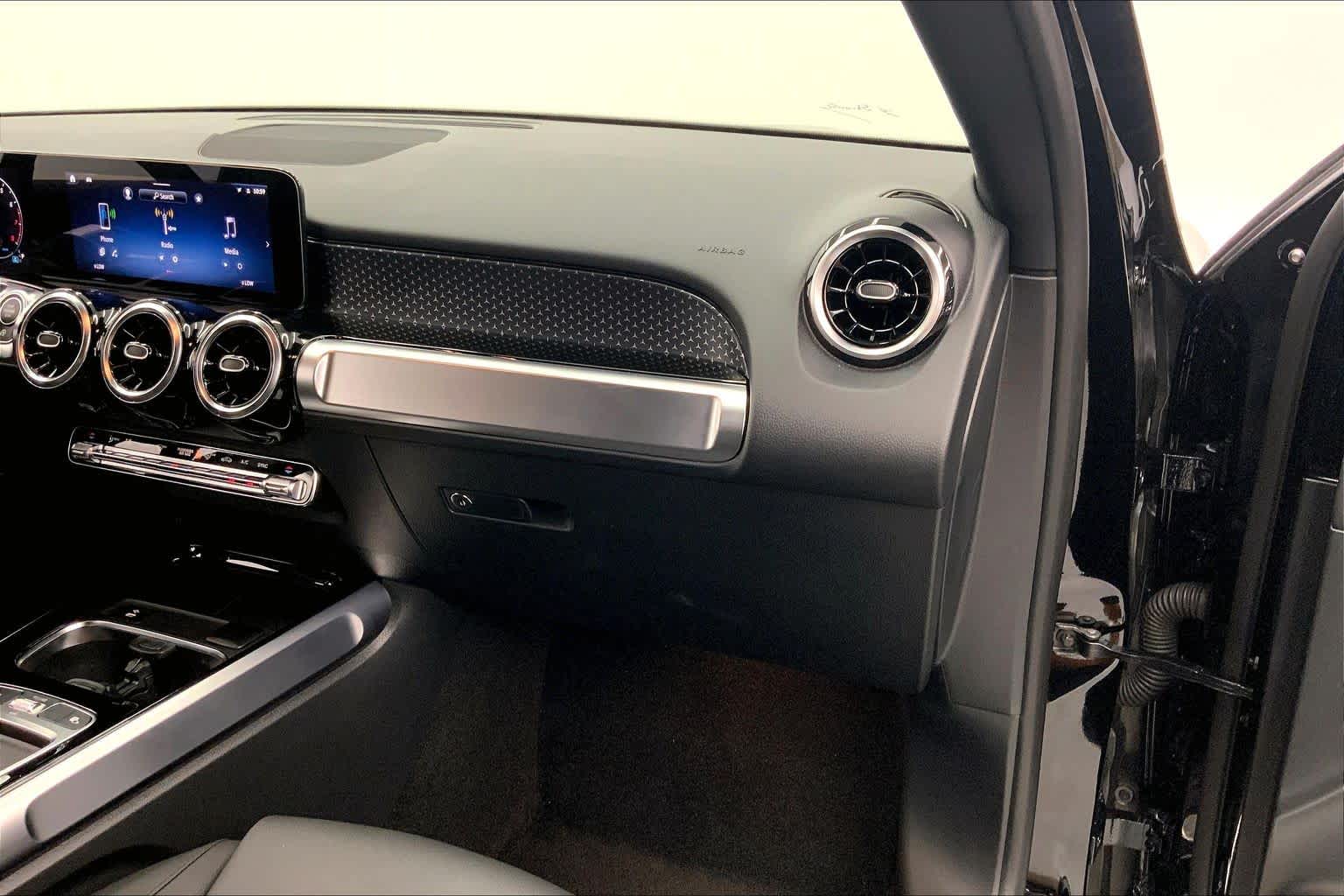 2026 Mercedes-Benz GLB 250 SUV