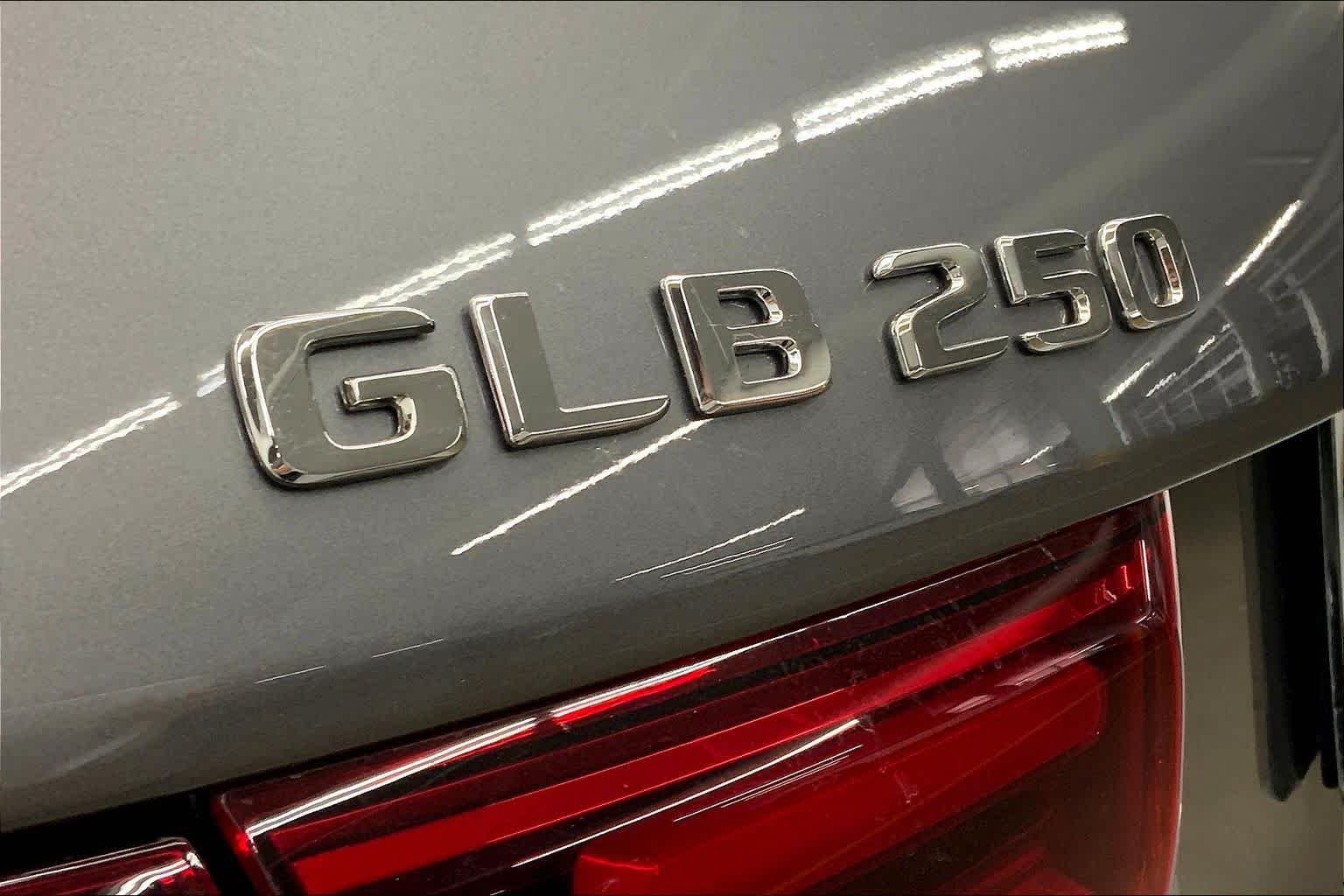 2026 Mercedes-Benz GLB 250 SUV