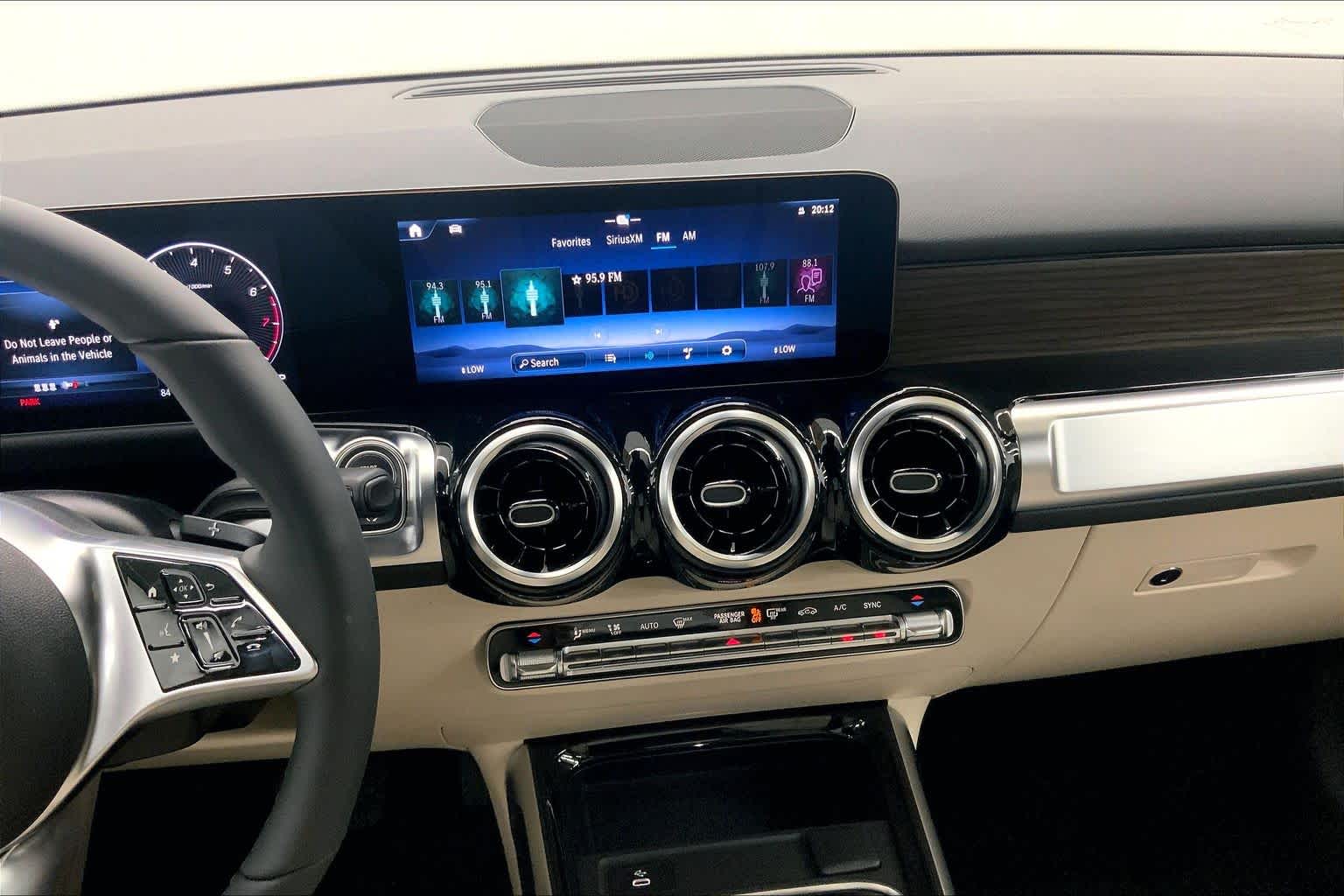 2026 Mercedes-Benz GLB 250 SUV