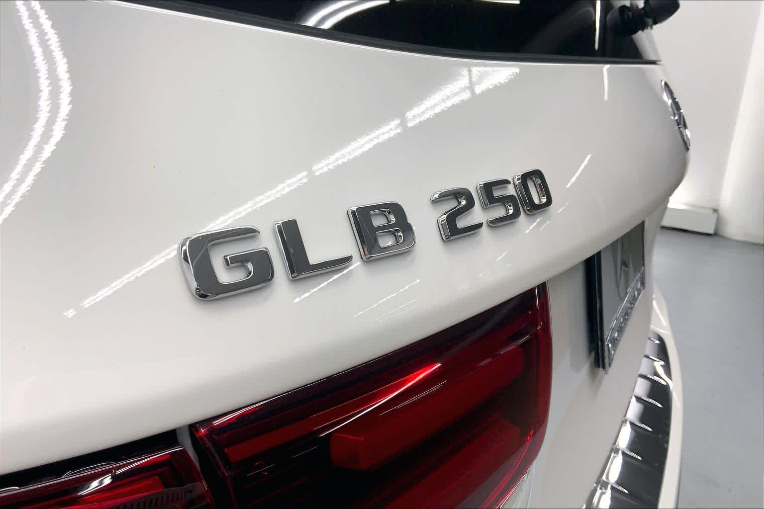 2026 Mercedes-Benz GLB 250 SUV