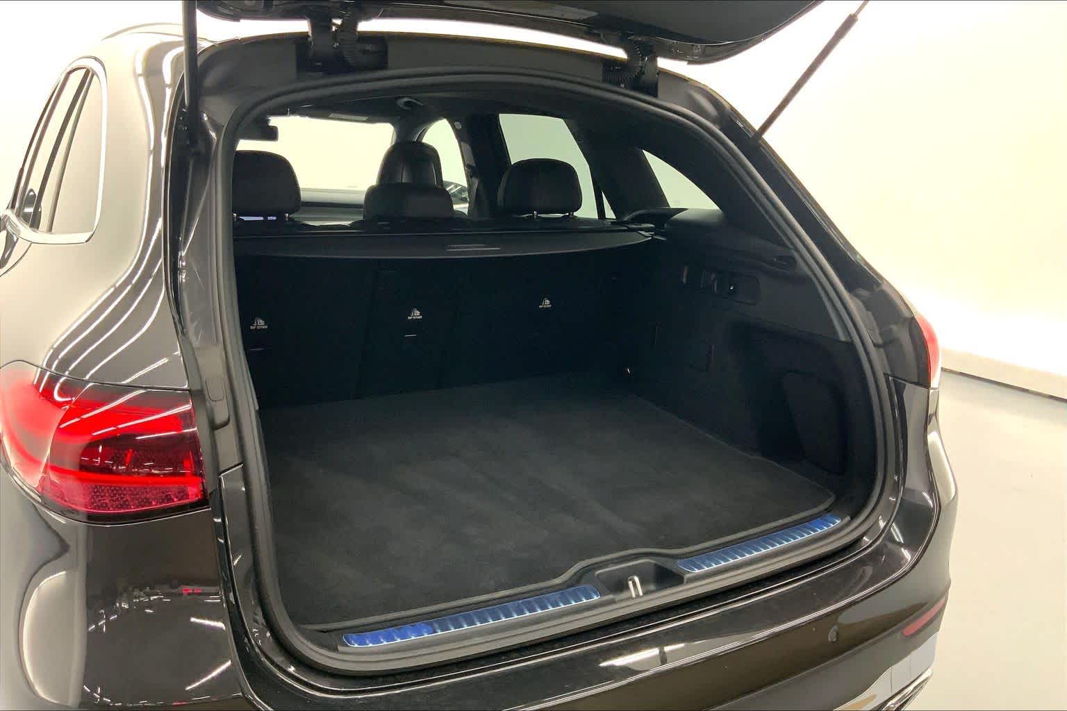 2026 Mercedes-Benz GLC 300 SUV