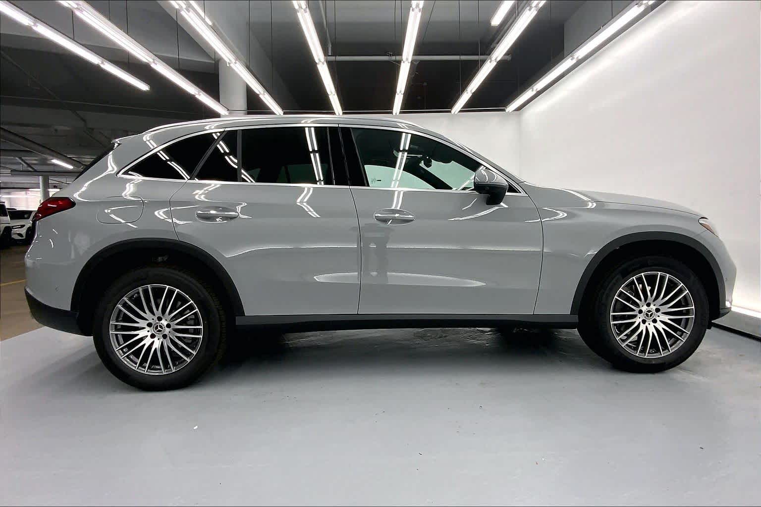 2027 Mercedes-Benz GLC 300 SUV