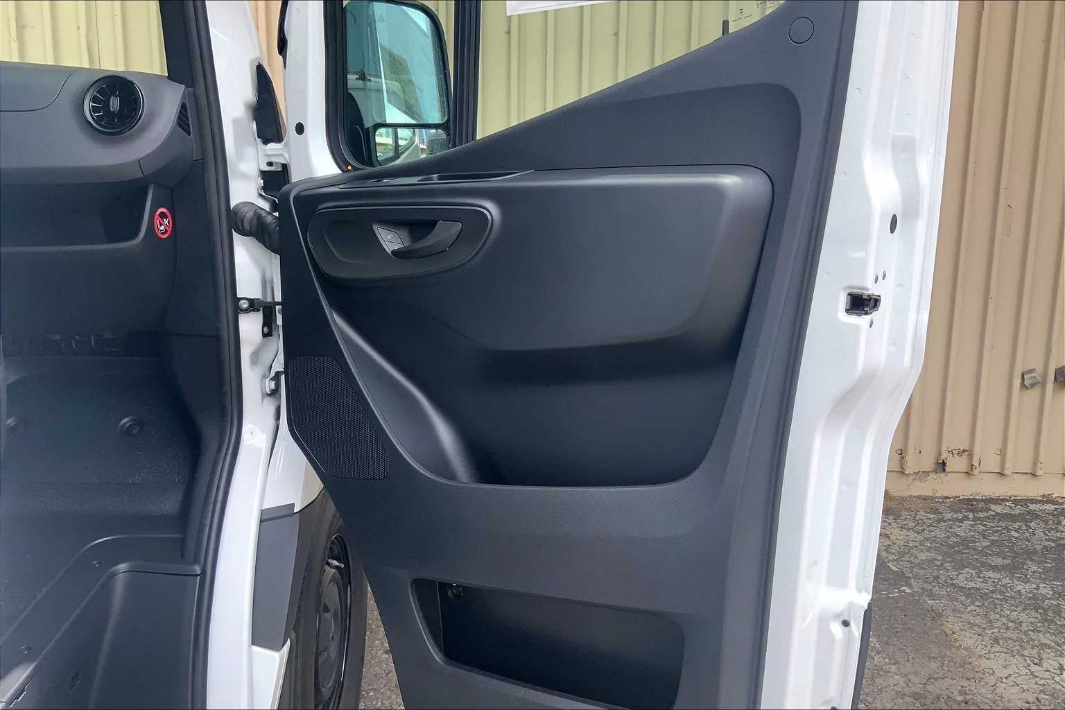 2025 Mercedes-Benz Sprinter 2500 High Roof I4 Diesel 170" RWD