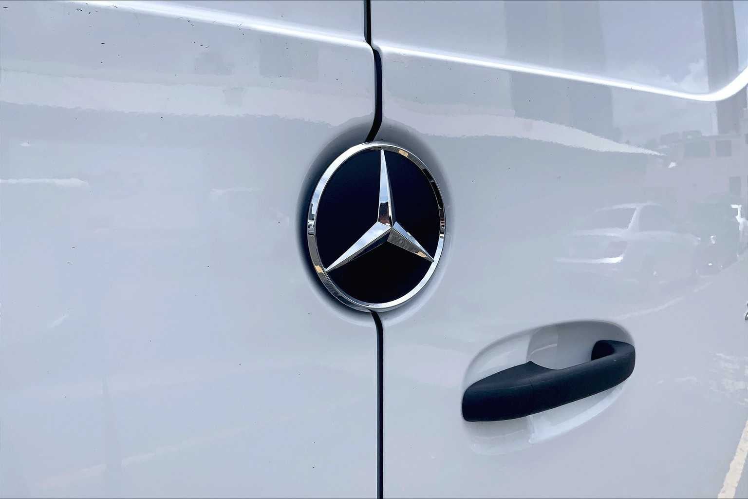 2025 Mercedes-Benz Sprinter 2500 High Roof I4 Diesel 170" RWD