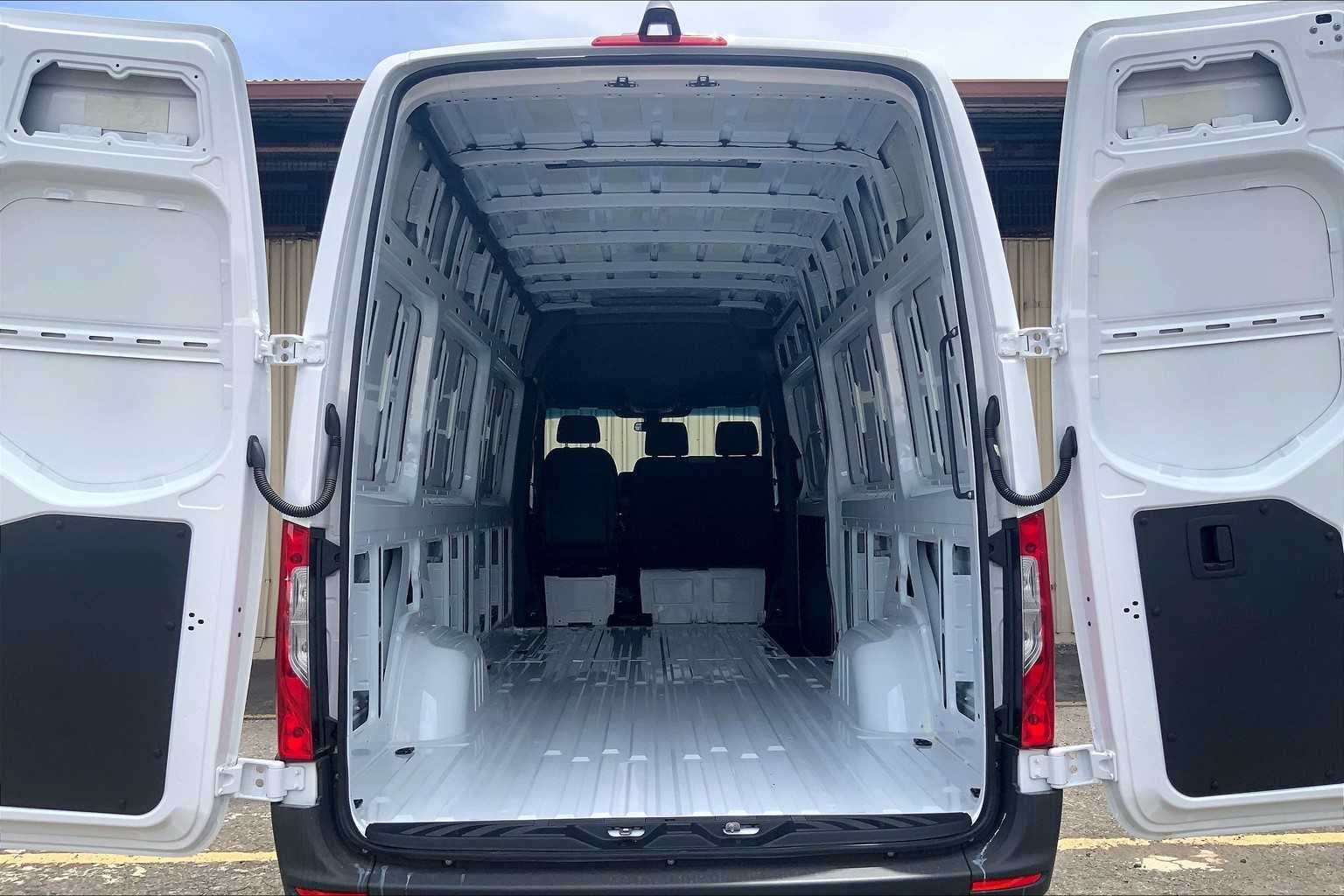 2025 Mercedes-Benz Sprinter 2500 High Roof I4 Diesel 170" RWD