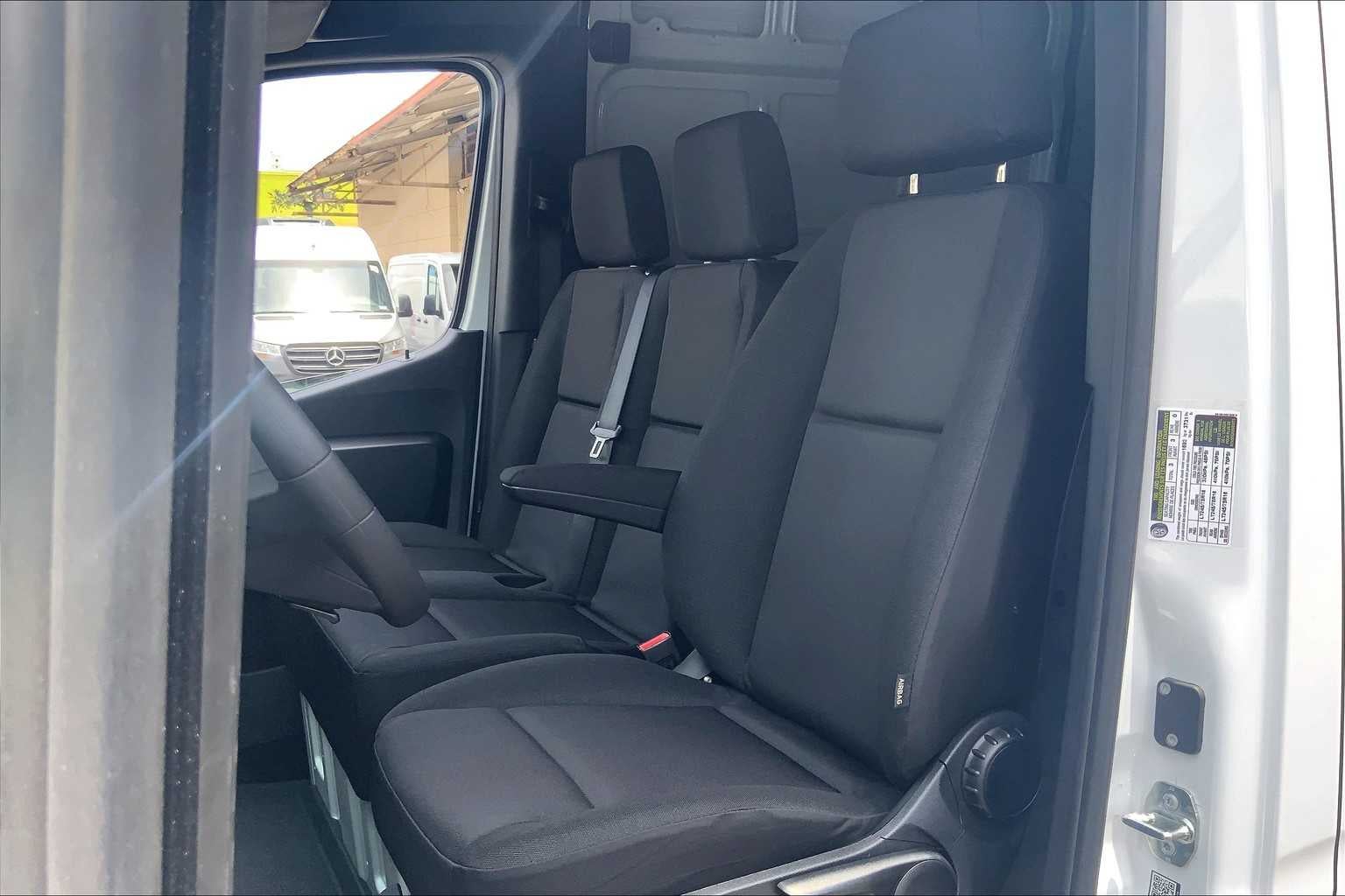 2025 Mercedes-Benz Sprinter 2500 High Roof I4 Diesel 170" RWD