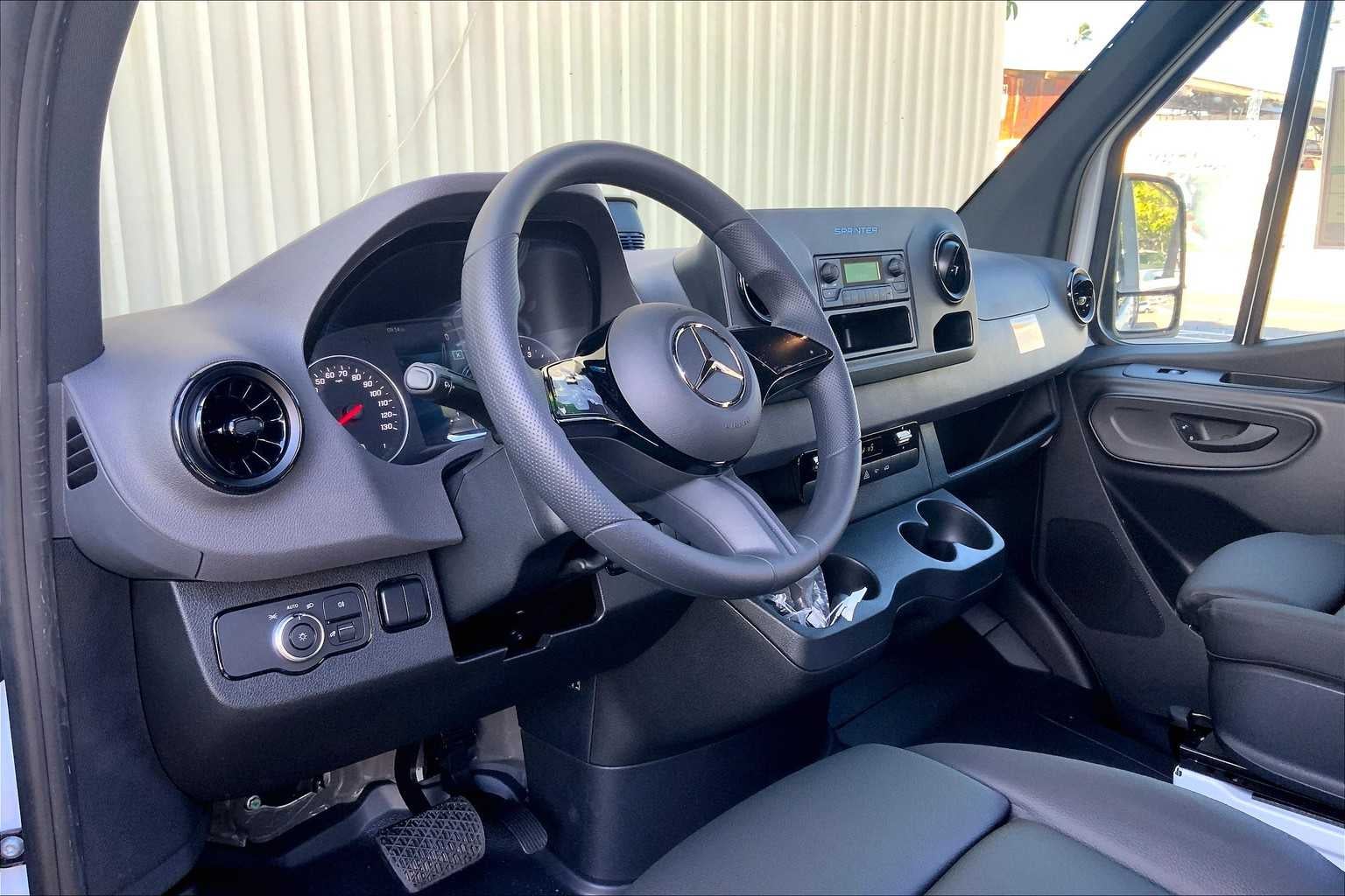 2025 Mercedes-Benz Sprinter 2500 High Roof I4 Diesel 170" RWD