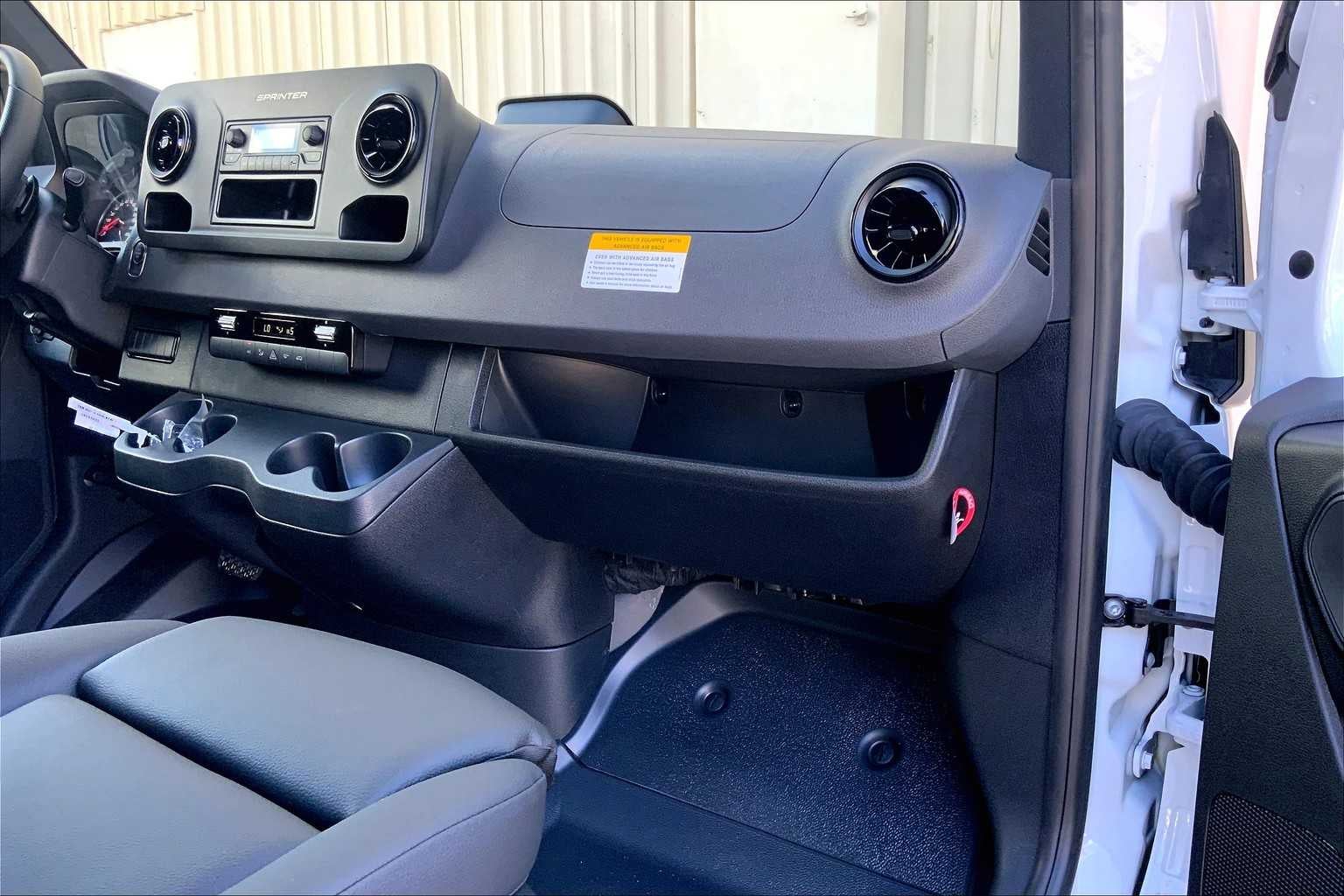 2025 Mercedes-Benz Sprinter 2500 High Roof I4 Diesel 170" RWD