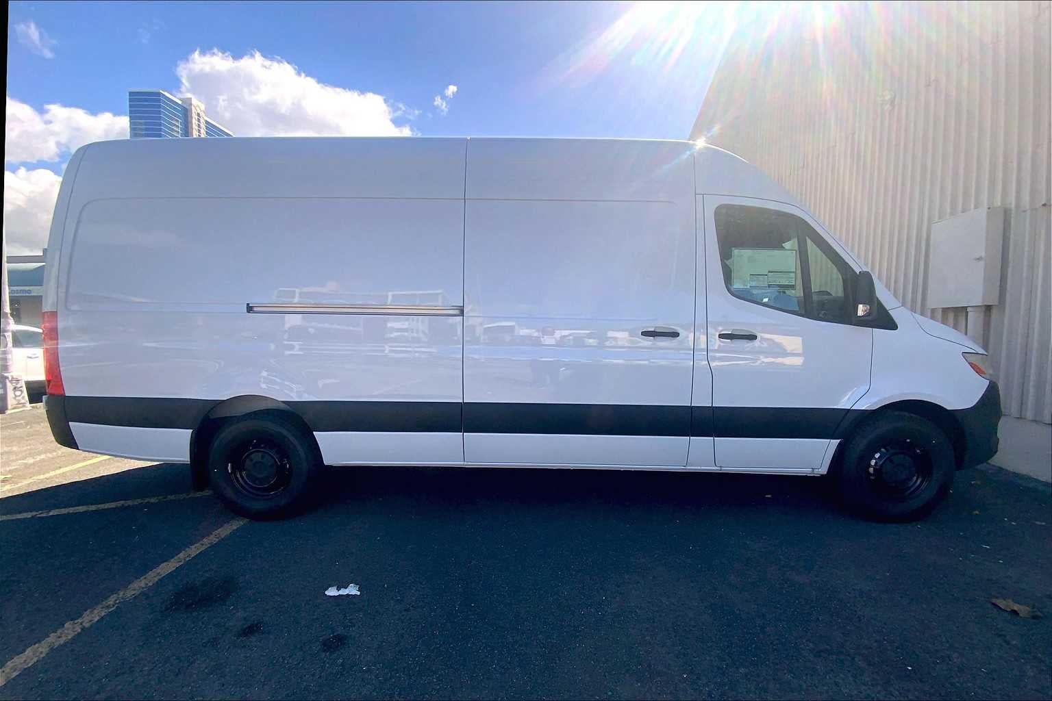 2025 Mercedes-Benz Sprinter 2500 High Roof I4 Diesel 170" RWD