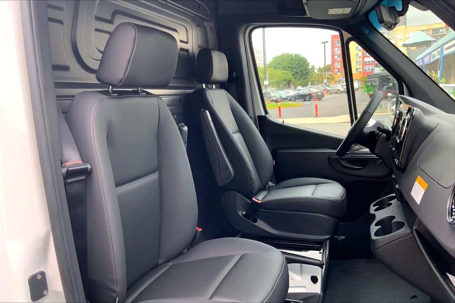 2026 Mercedes-Benz Sprinter 2500 Standard Roof I4 Diesel HO 144" RWD