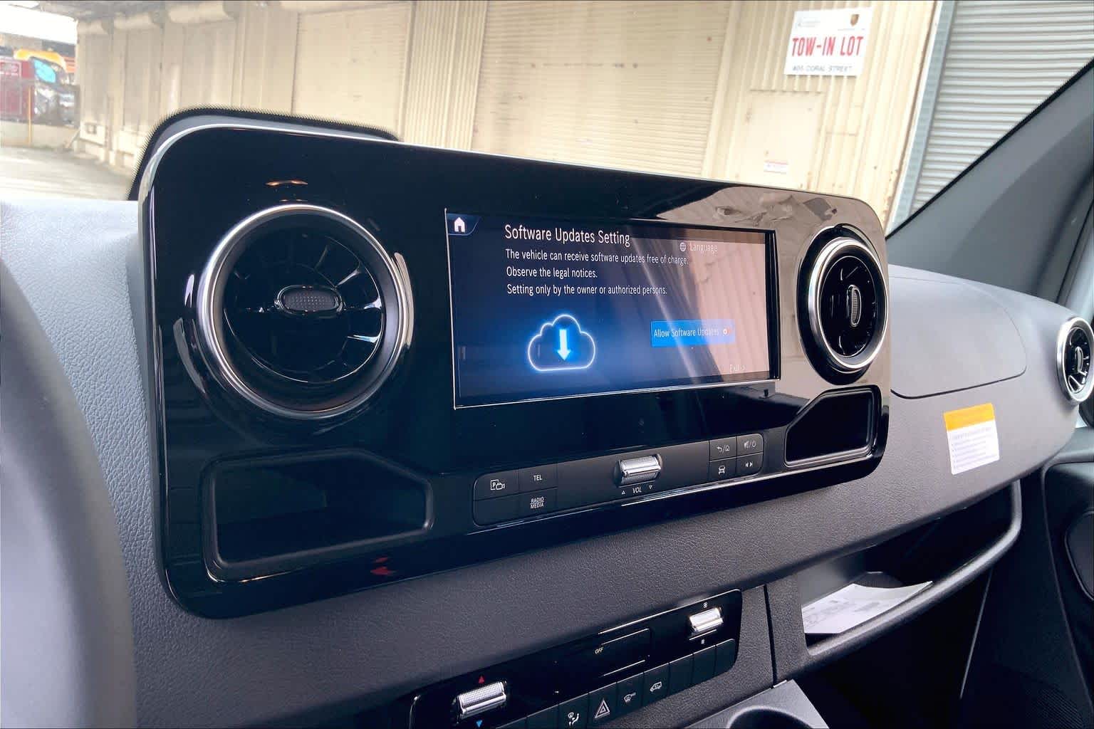 2026 Mercedes-Benz Sprinter 2500 Standard Roof I4 Diesel HO 144" RWD