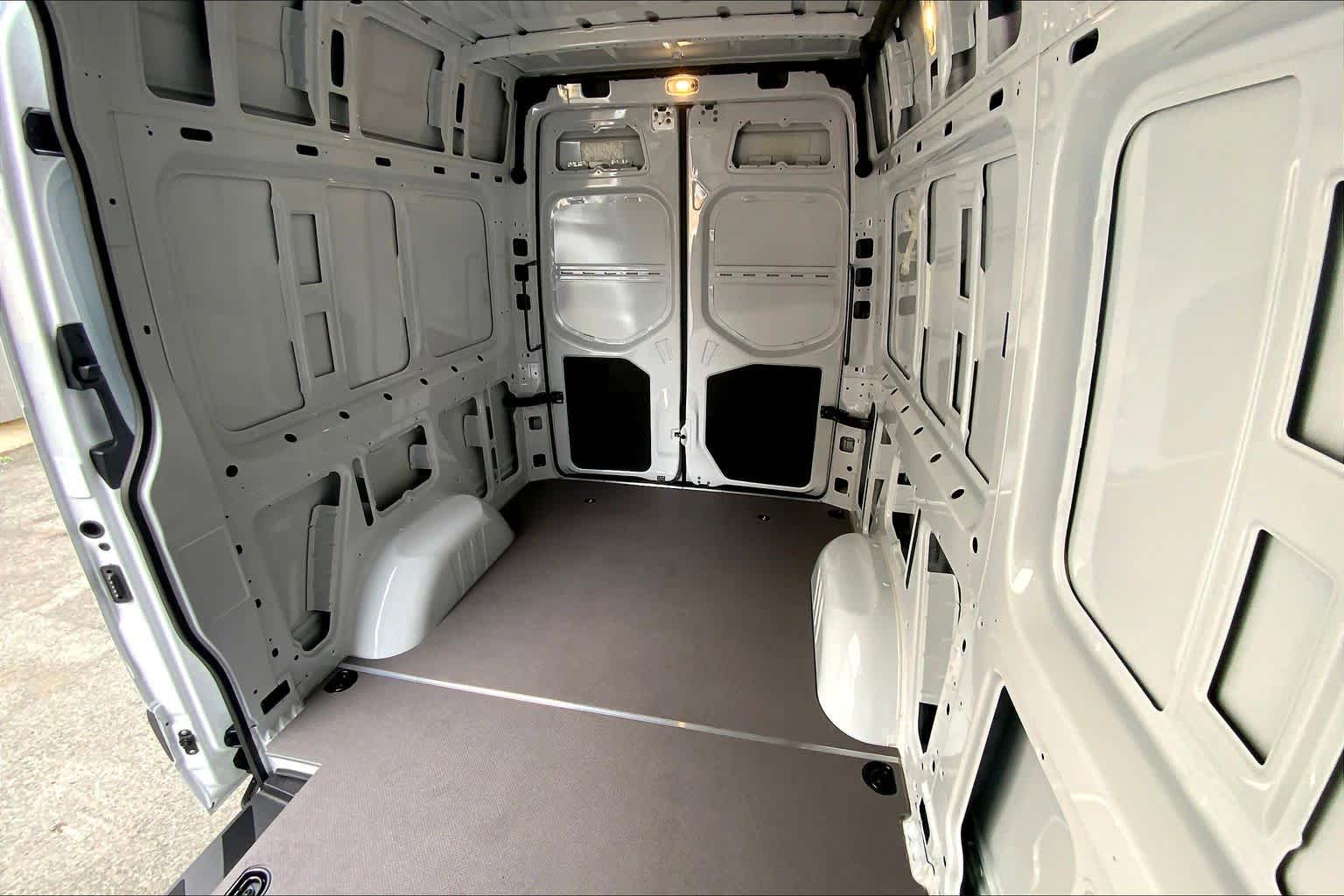 2026 Mercedes-Benz Sprinter 2500 Standard Roof I4 Diesel HO 144" RWD