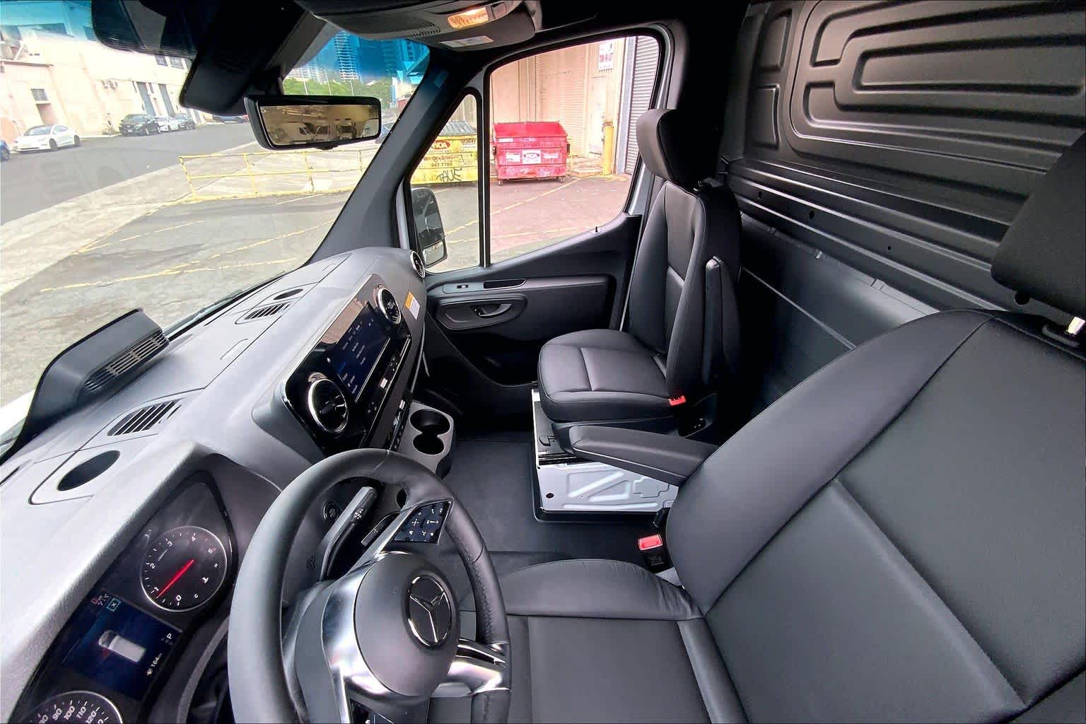 2026 Mercedes-Benz Sprinter 2500 Standard Roof I4 Diesel HO 144" RWD