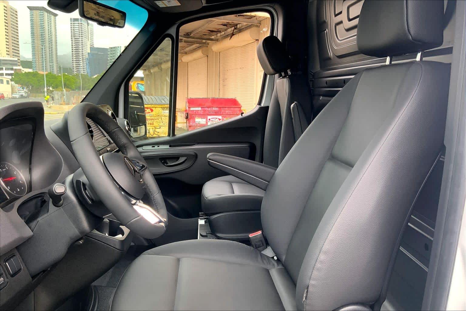 2026 Mercedes-Benz Sprinter 2500 Standard Roof I4 Diesel HO 144" RWD