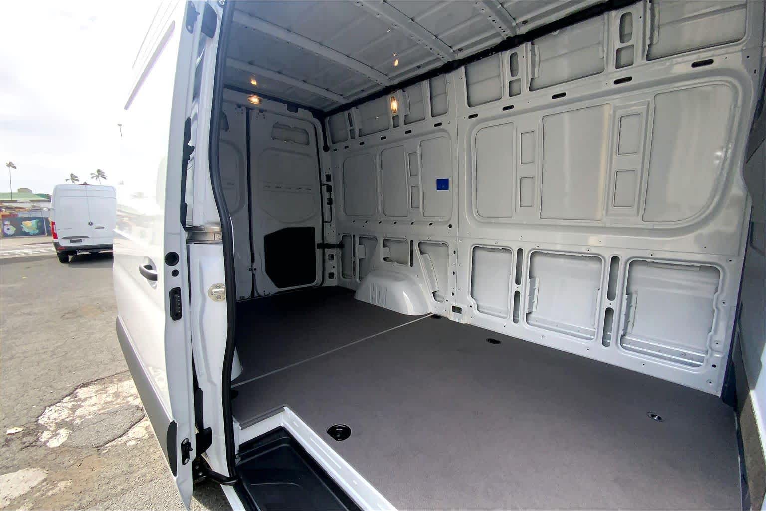 2026 Mercedes-Benz Sprinter 2500 Standard Roof I4 Diesel HO 144" RWD