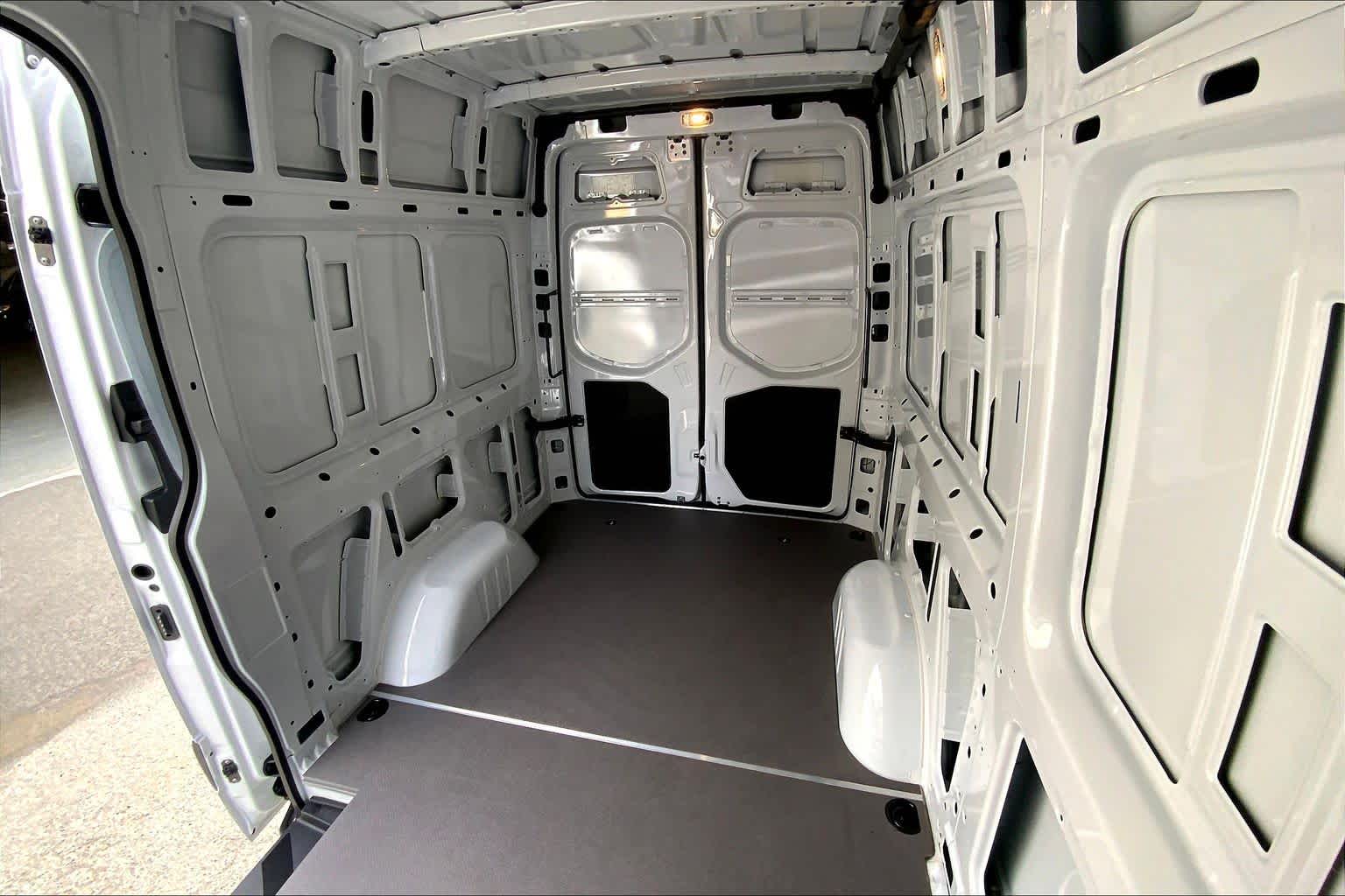 2026 Mercedes-Benz Sprinter 2500 Standard Roof I4 Diesel HO 144" RWD